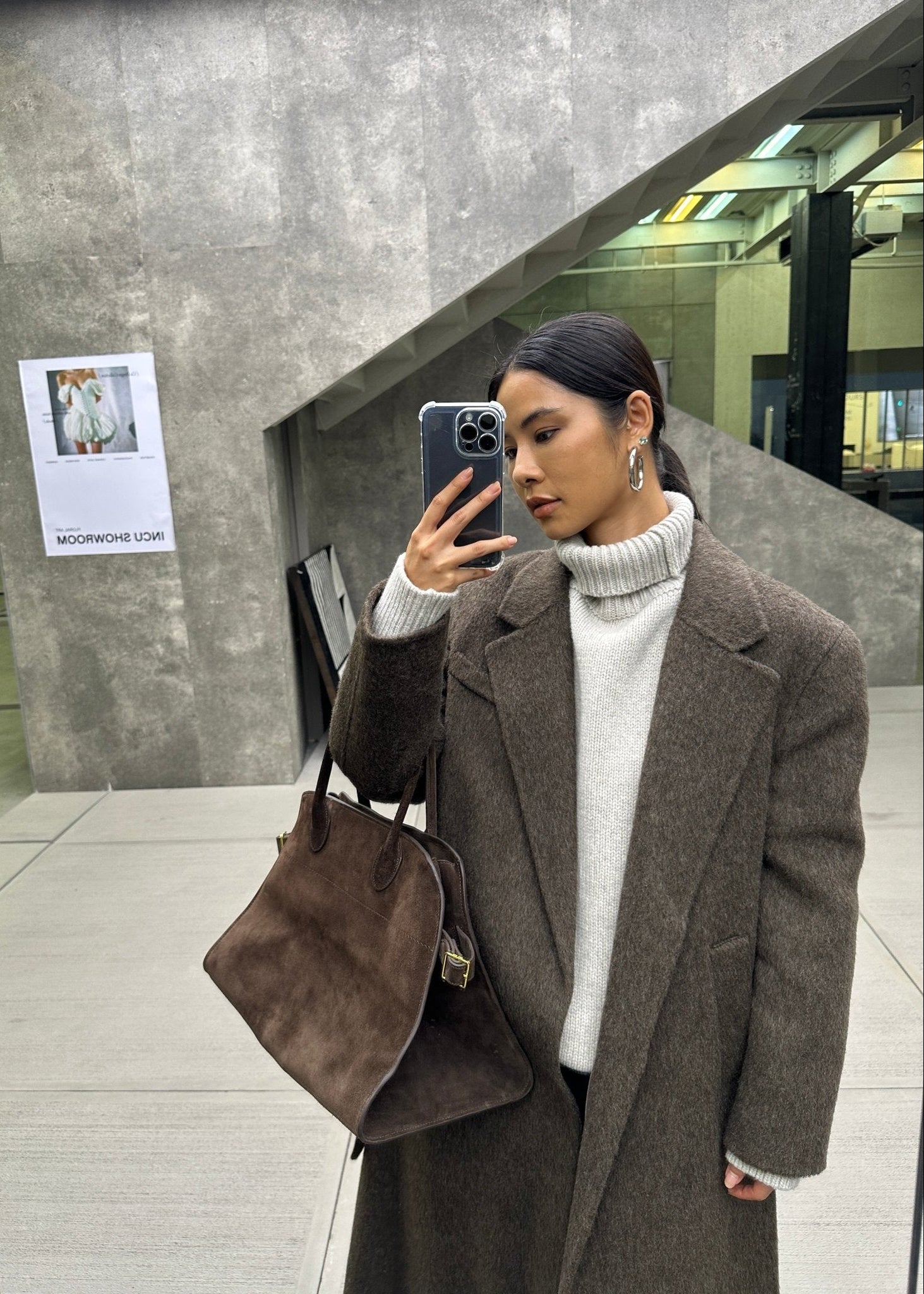 Camel Hair Minimalist Coat - Nettarei