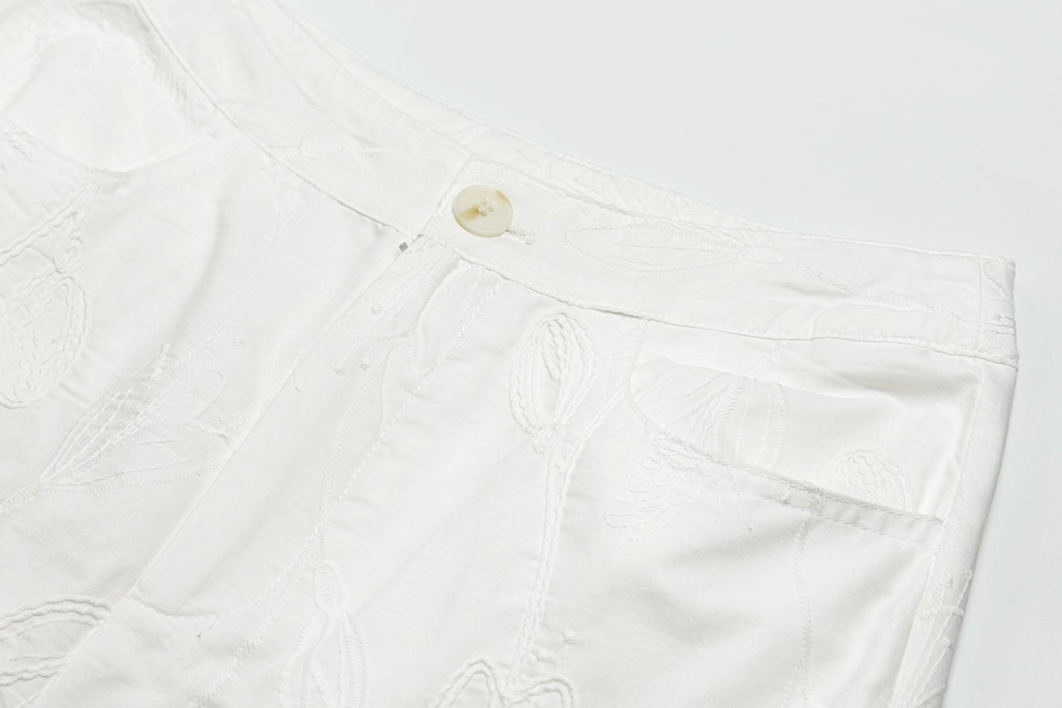 Embroidered Wide-Leg Pants with Minimalist Flair - Nettarei