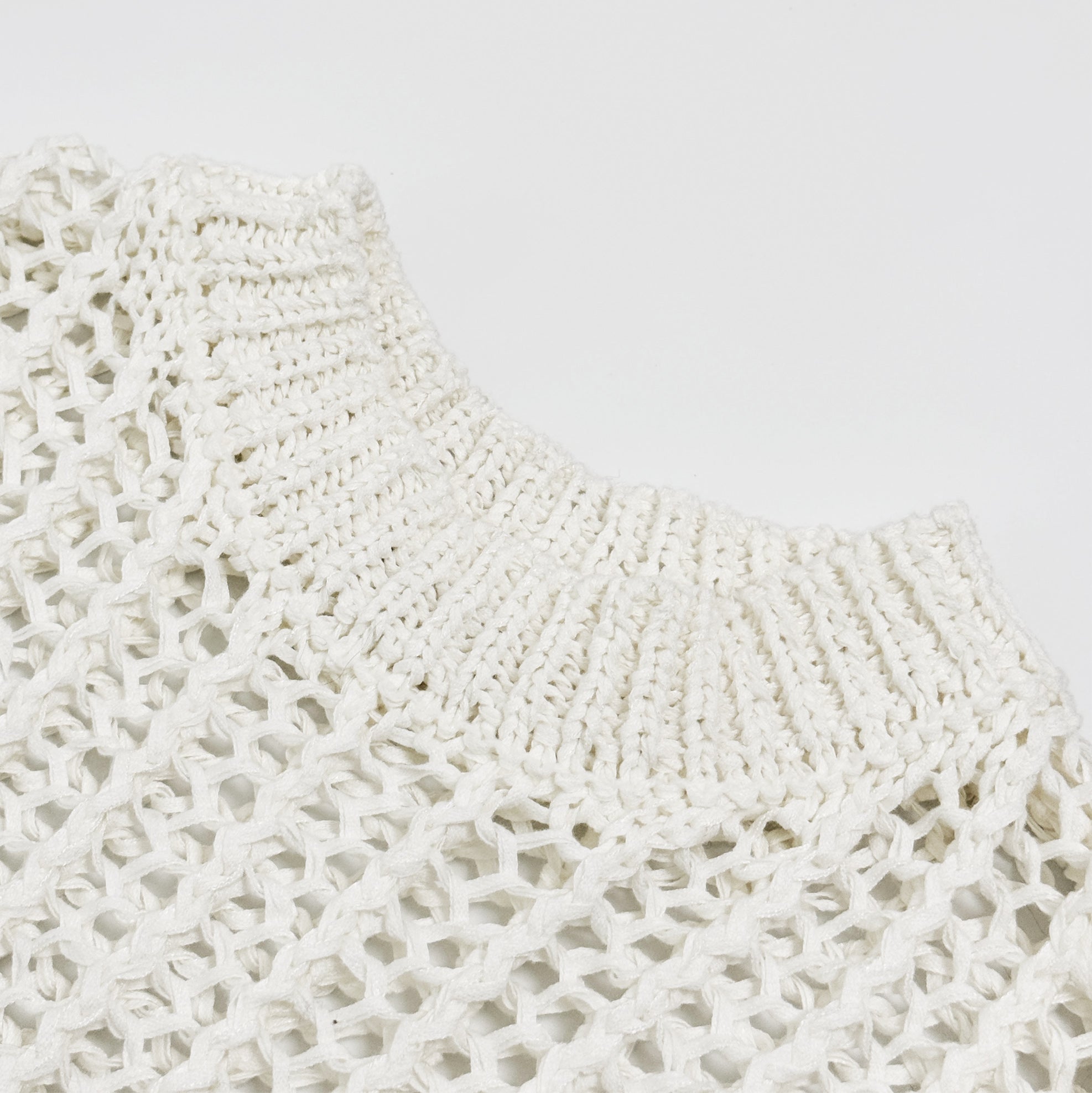 Essential Blend V - Neck Sweater - Nettarei