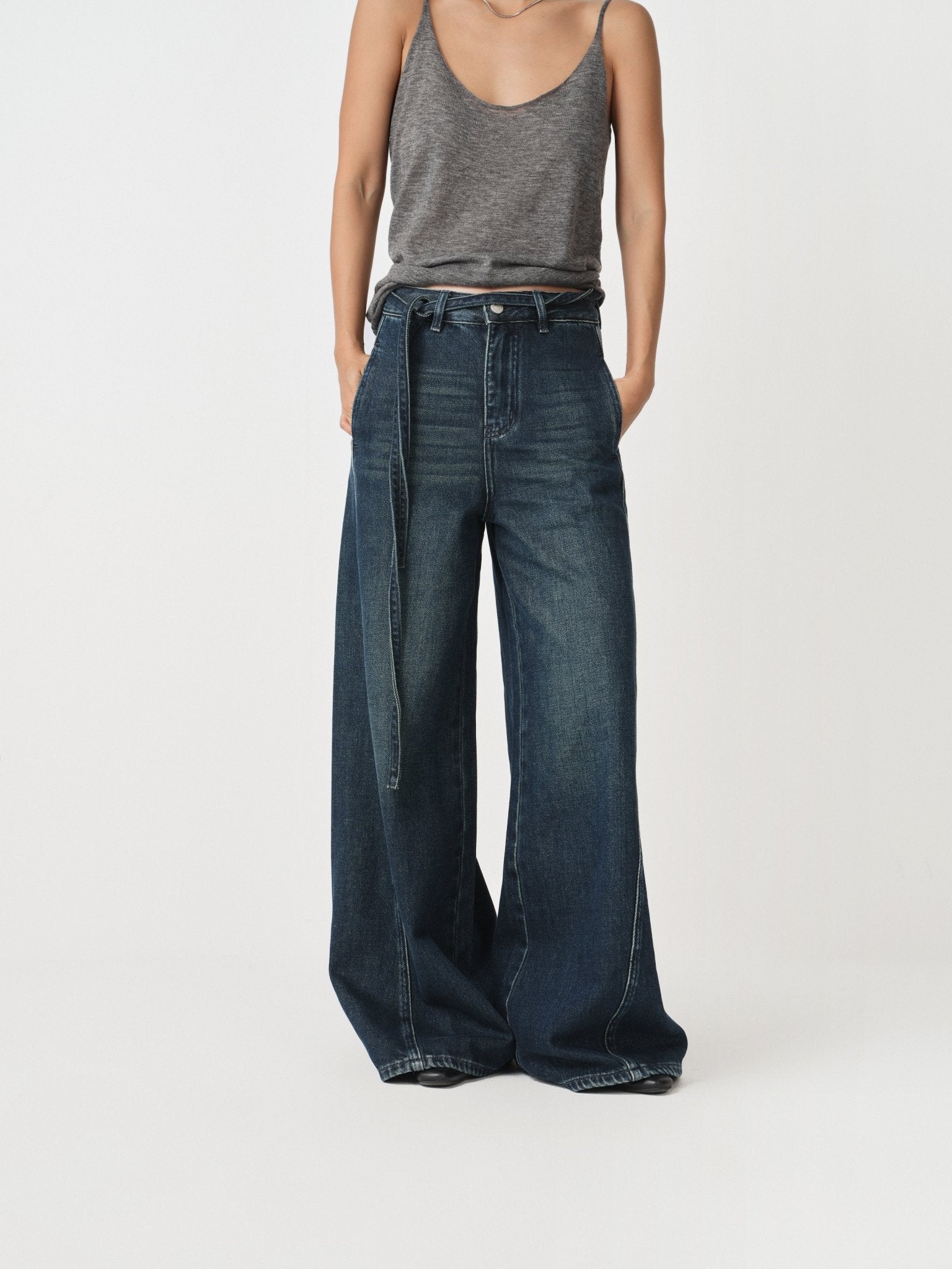 High - Waist Slim Jeans - Nettarei