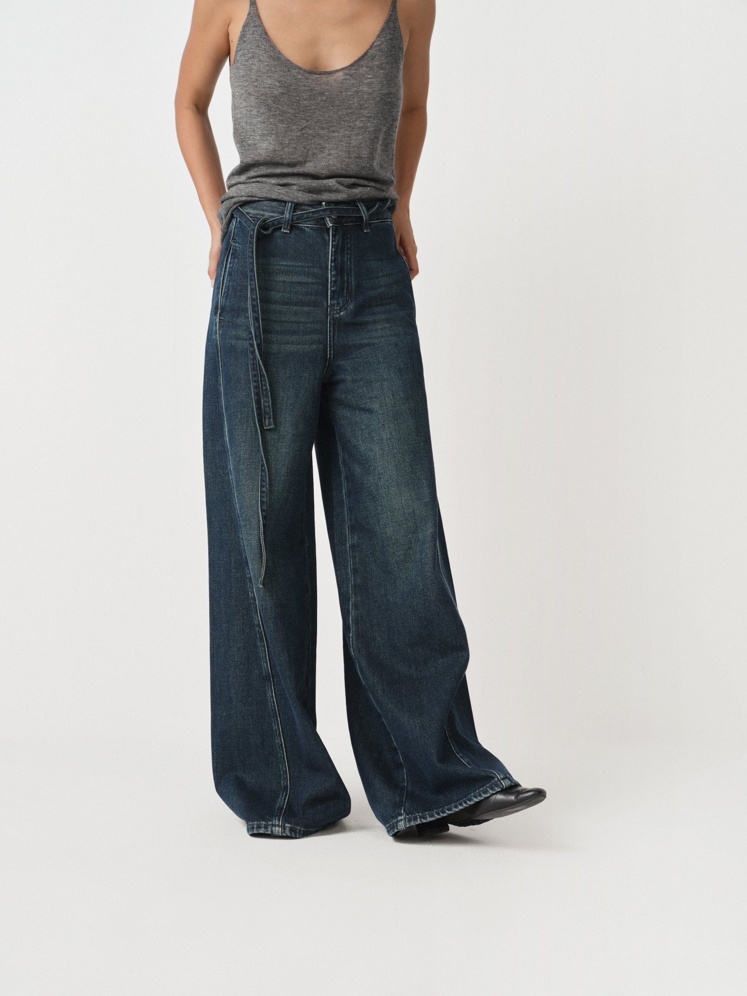 High - Waist Slim Jeans - Nettarei