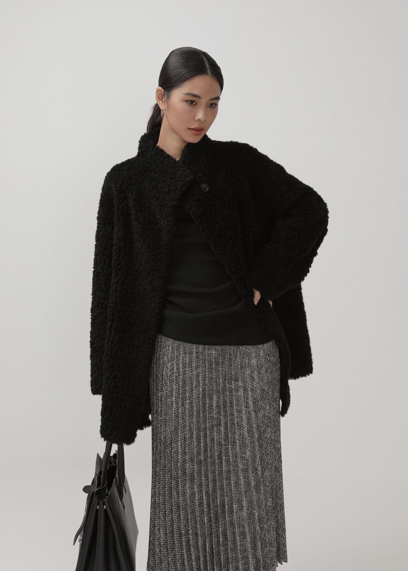 Loose Minimalist Coat for Fall - Nettarei