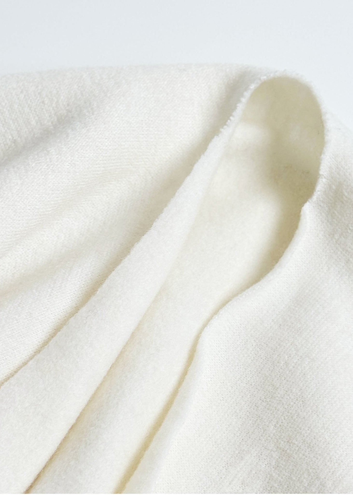 Minimalist Shawl for Fall - Nettarei