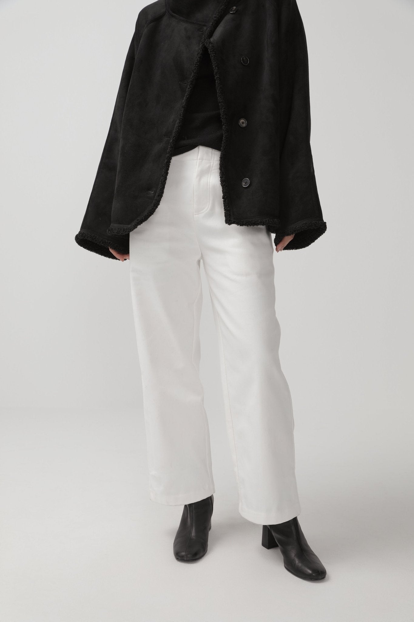 Minimalist Straight Pants - Nettarei