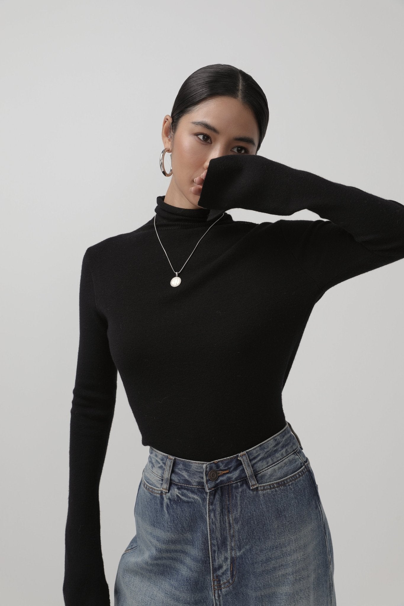 Minimalist Turtleneck Sweater - Nettarei