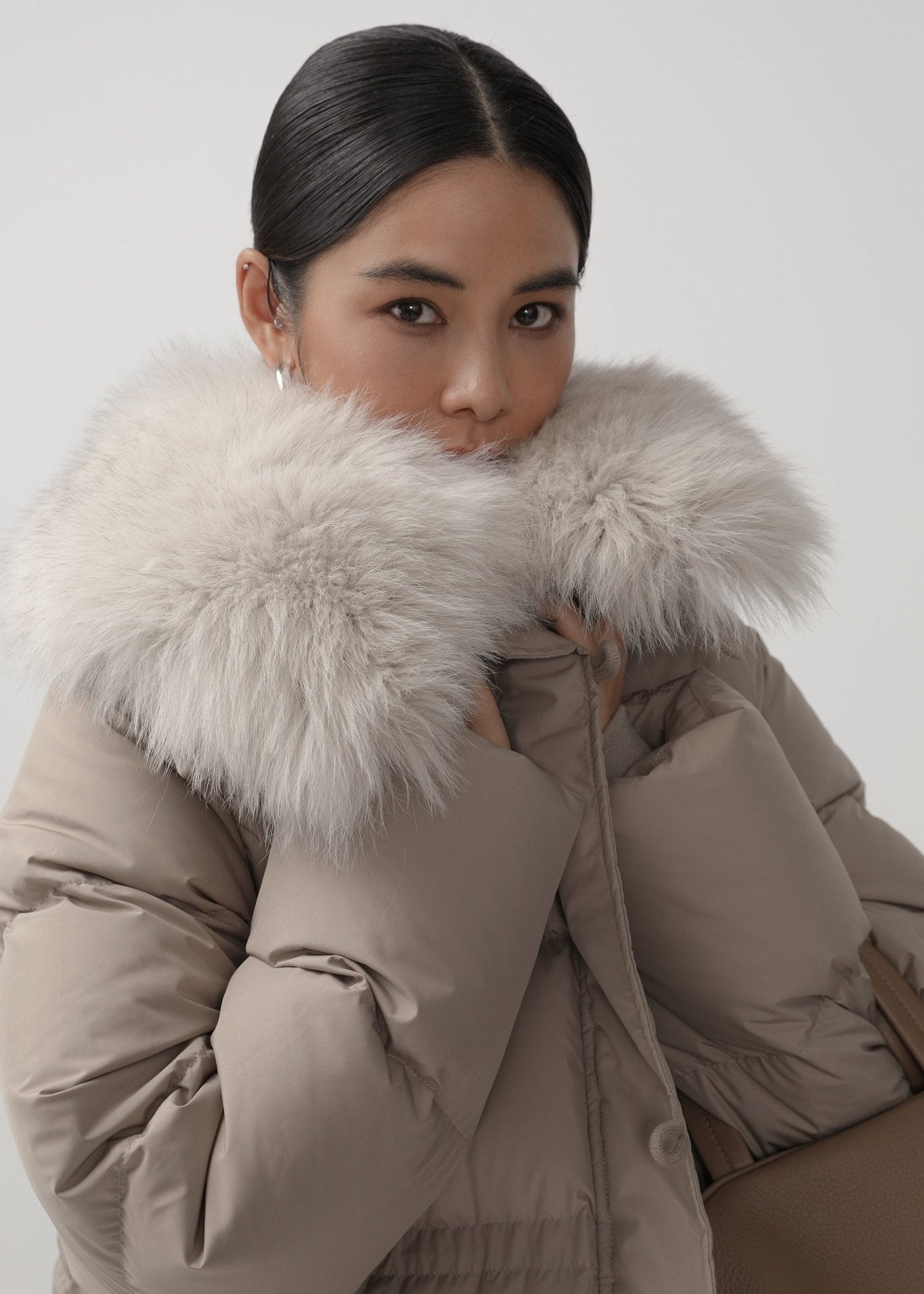 Oversized Minimalist White Duck Down Parka - Nettarei