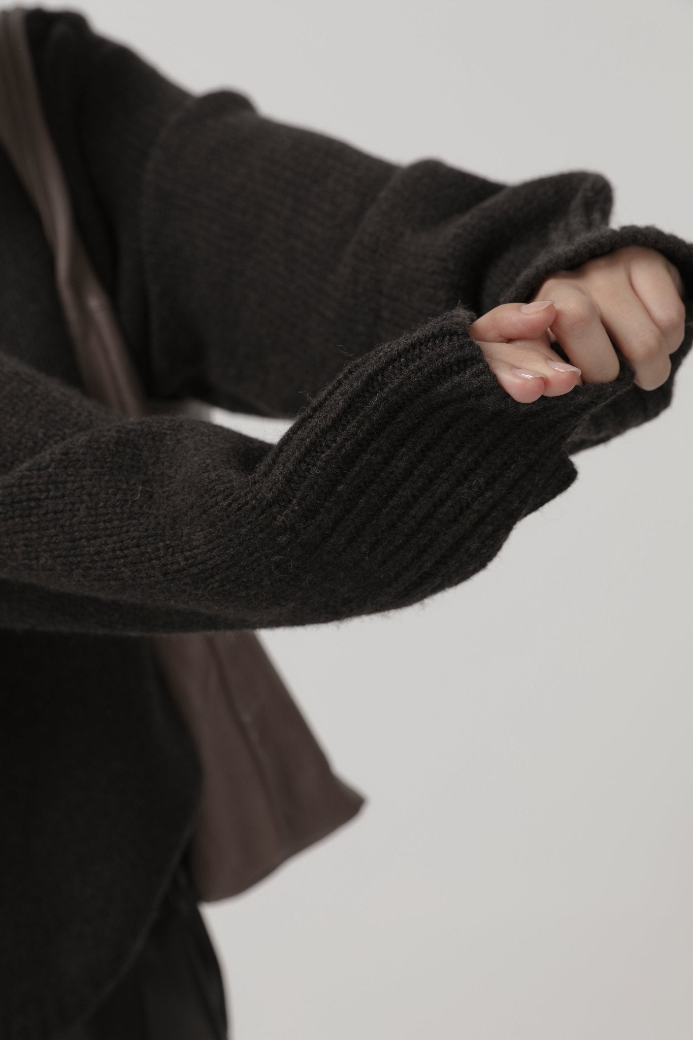 Oversized Turtleneck Sweater - Nettarei