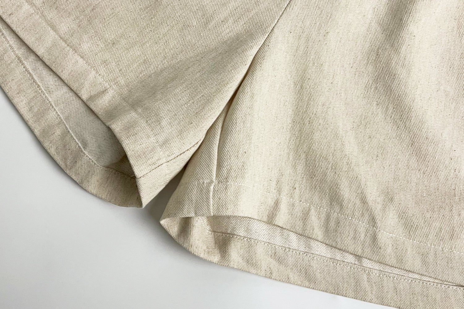 Relaxed Fit Minimalist Loose Shorts - Nettarei