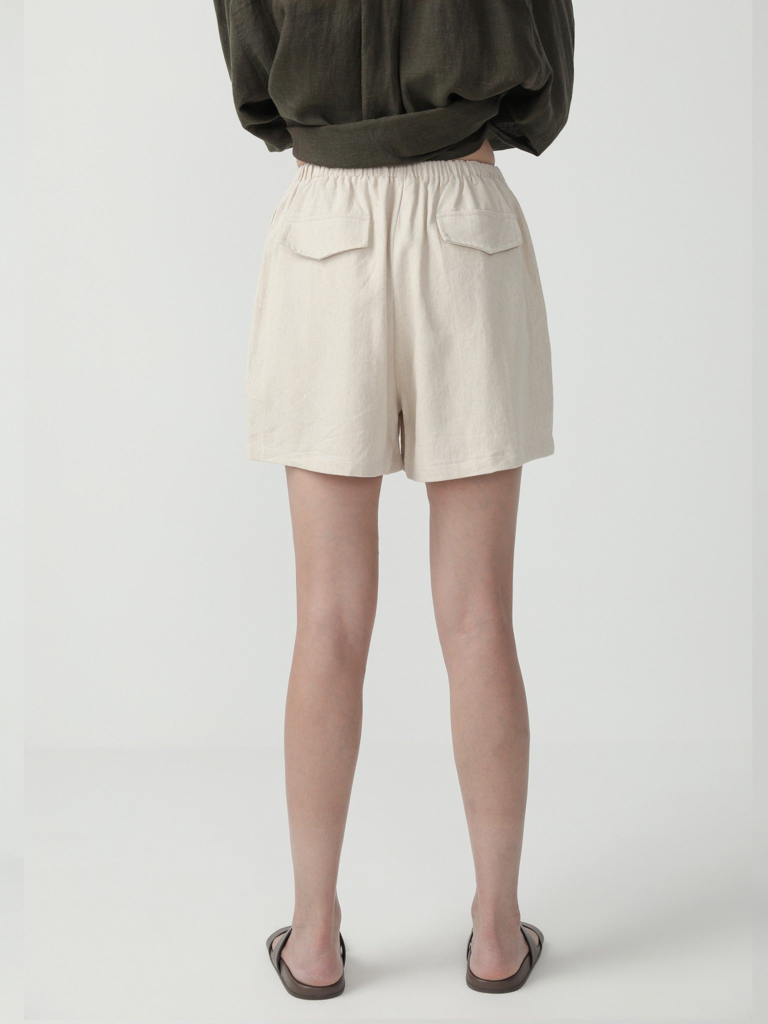 Relaxed Fit Minimalist Loose Shorts - Nettarei