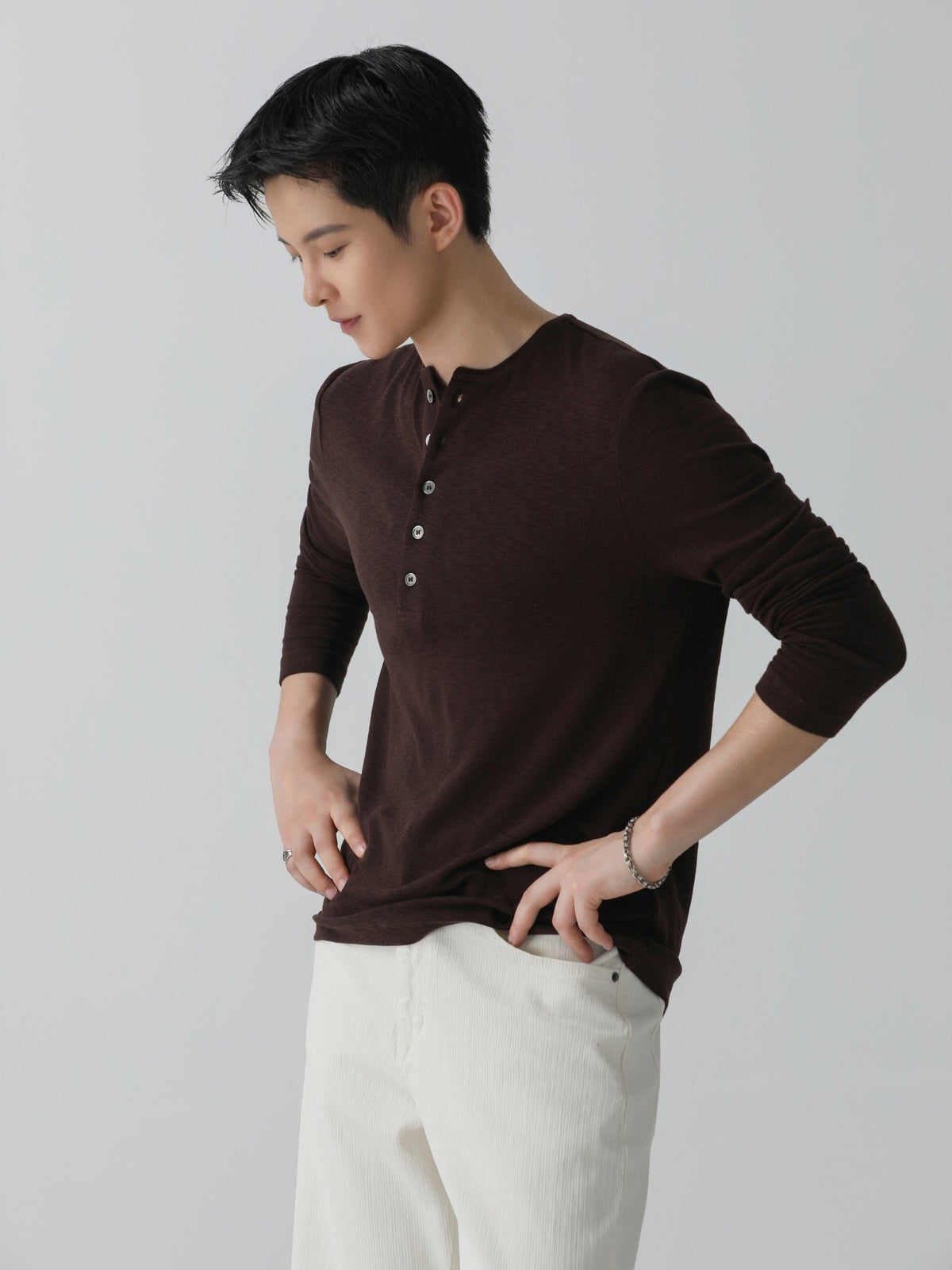 Relaxed Henley Long-Sleeve Tee – Breathable Viscose-Cotton Blend Top for Men - Nettarei