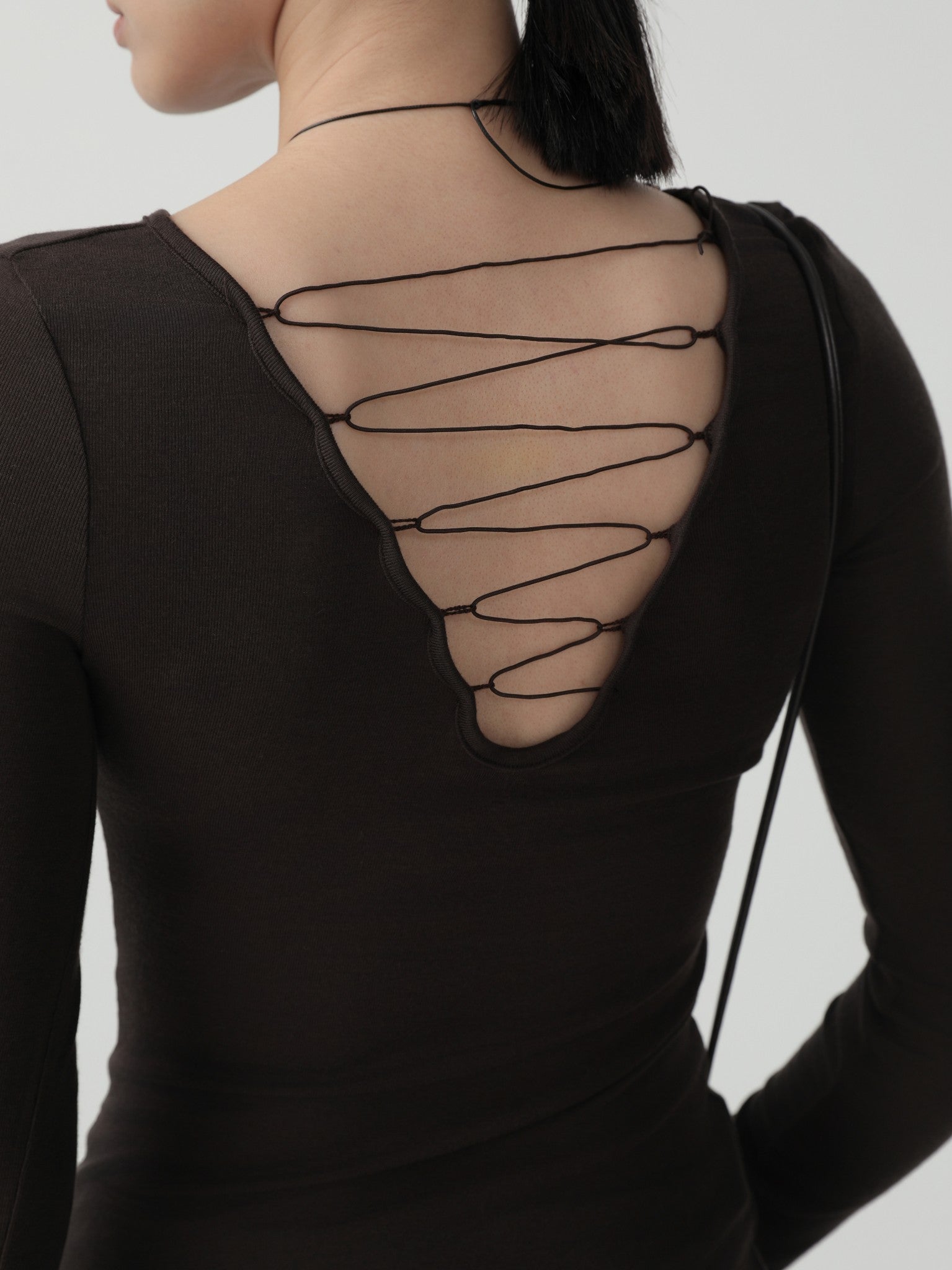 Sleek Fitted Batwing Top with Minimalist Charm - Nettarei