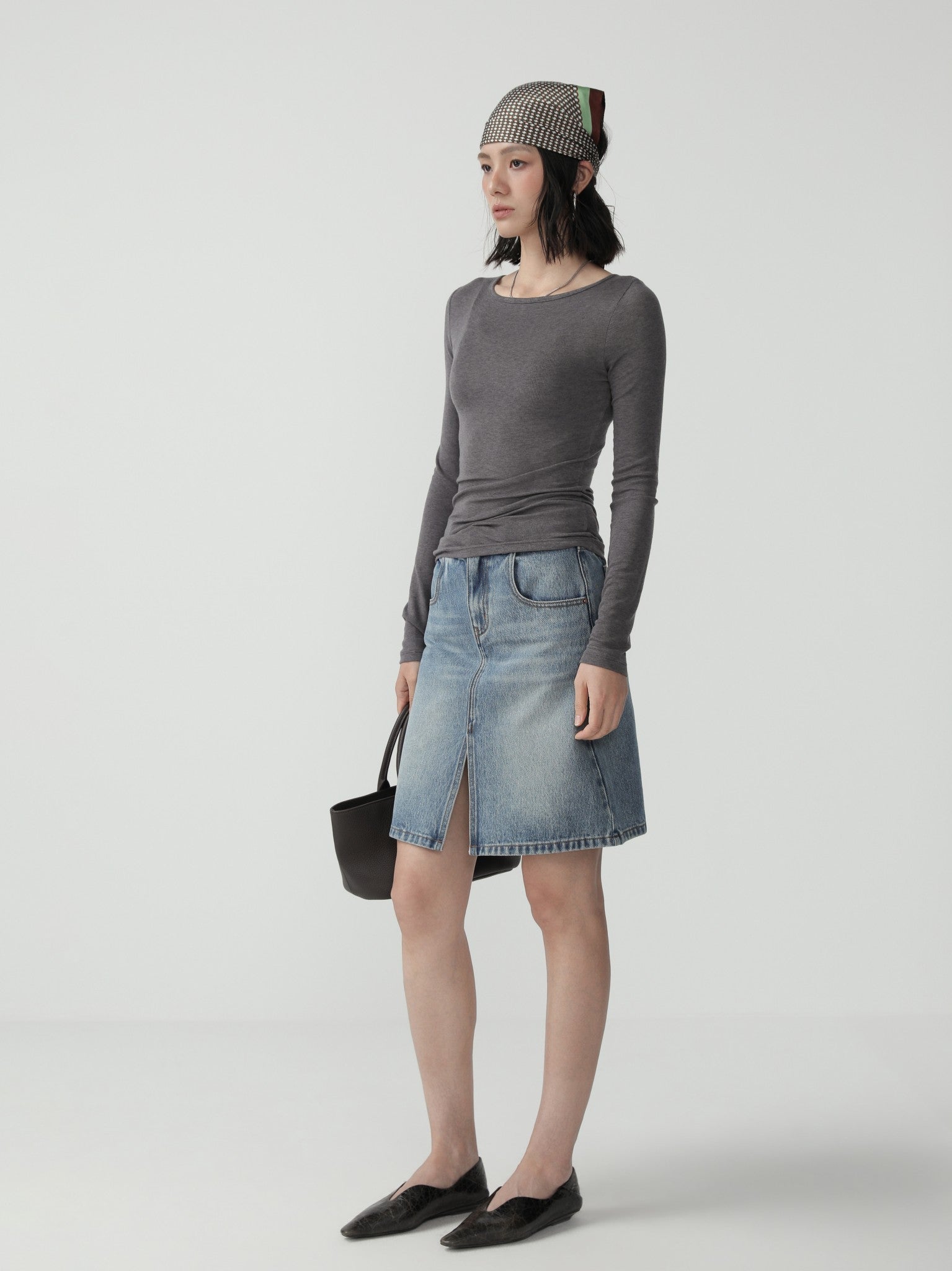 Sleek Fitted Batwing Top with Minimalist Charm - Nettarei