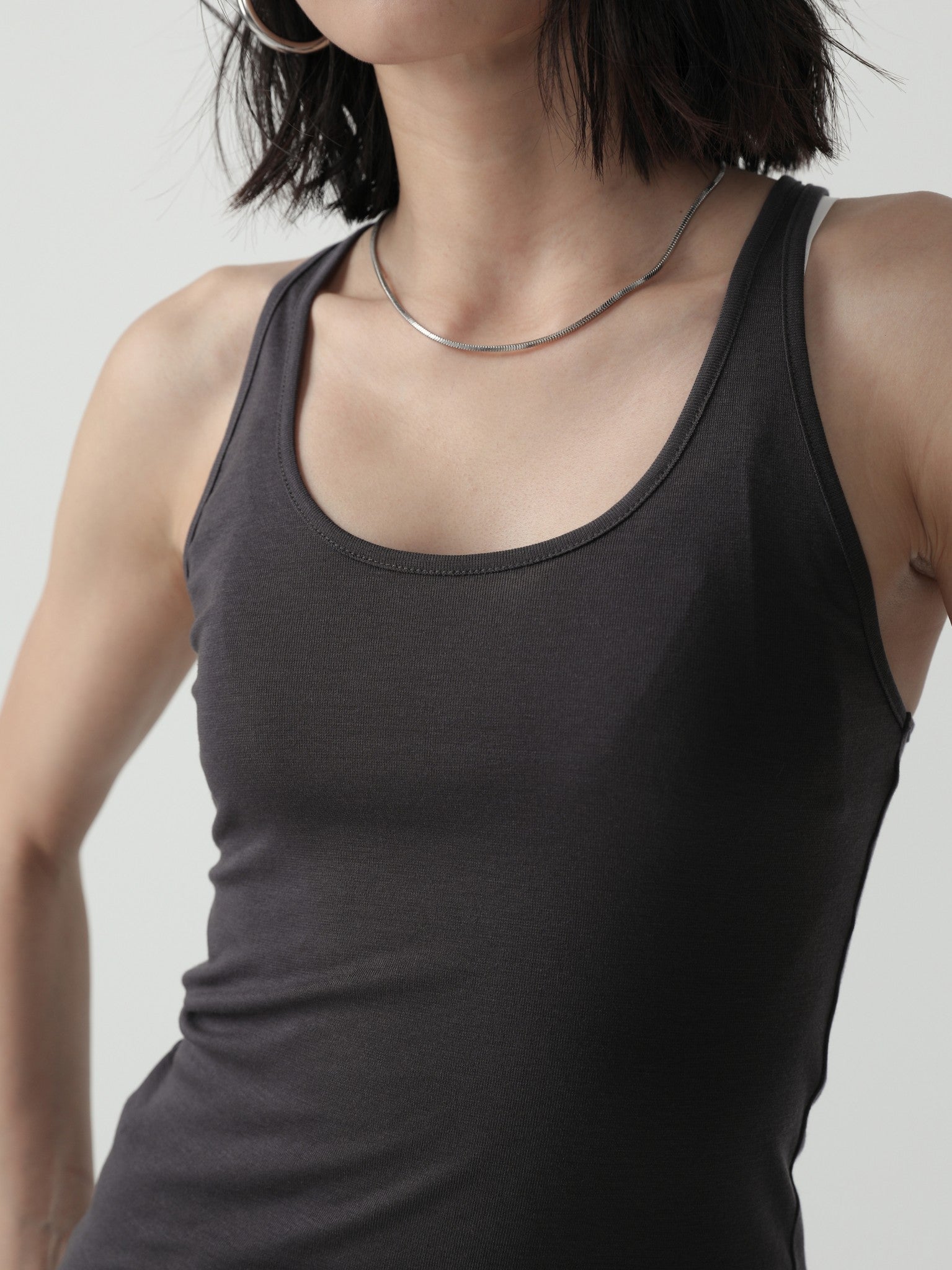 Sleek Fitted Long Sleeve Top - Nettarei