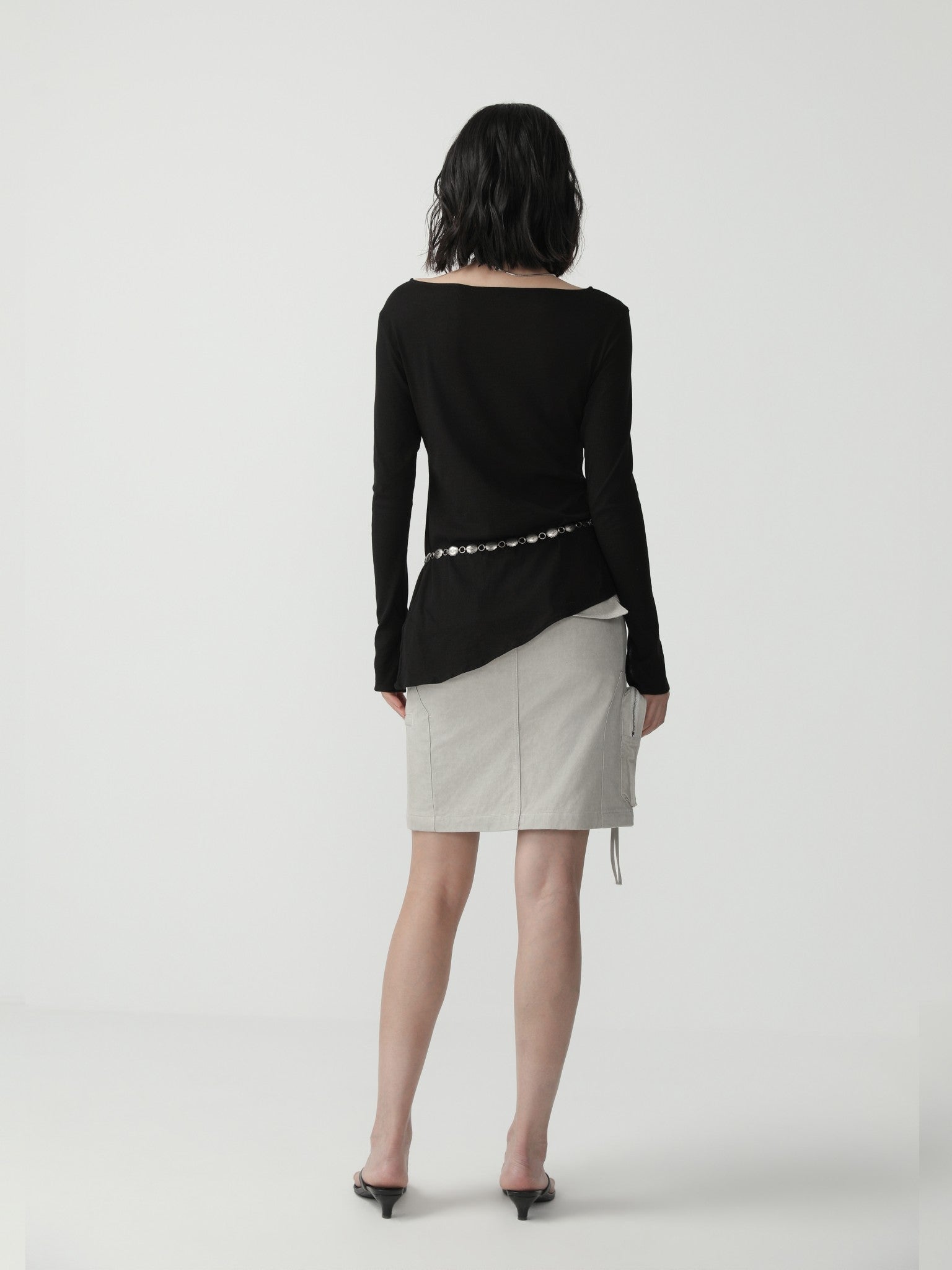 Sleek Fitted Tank Top with Minimalist Design - Nettarei