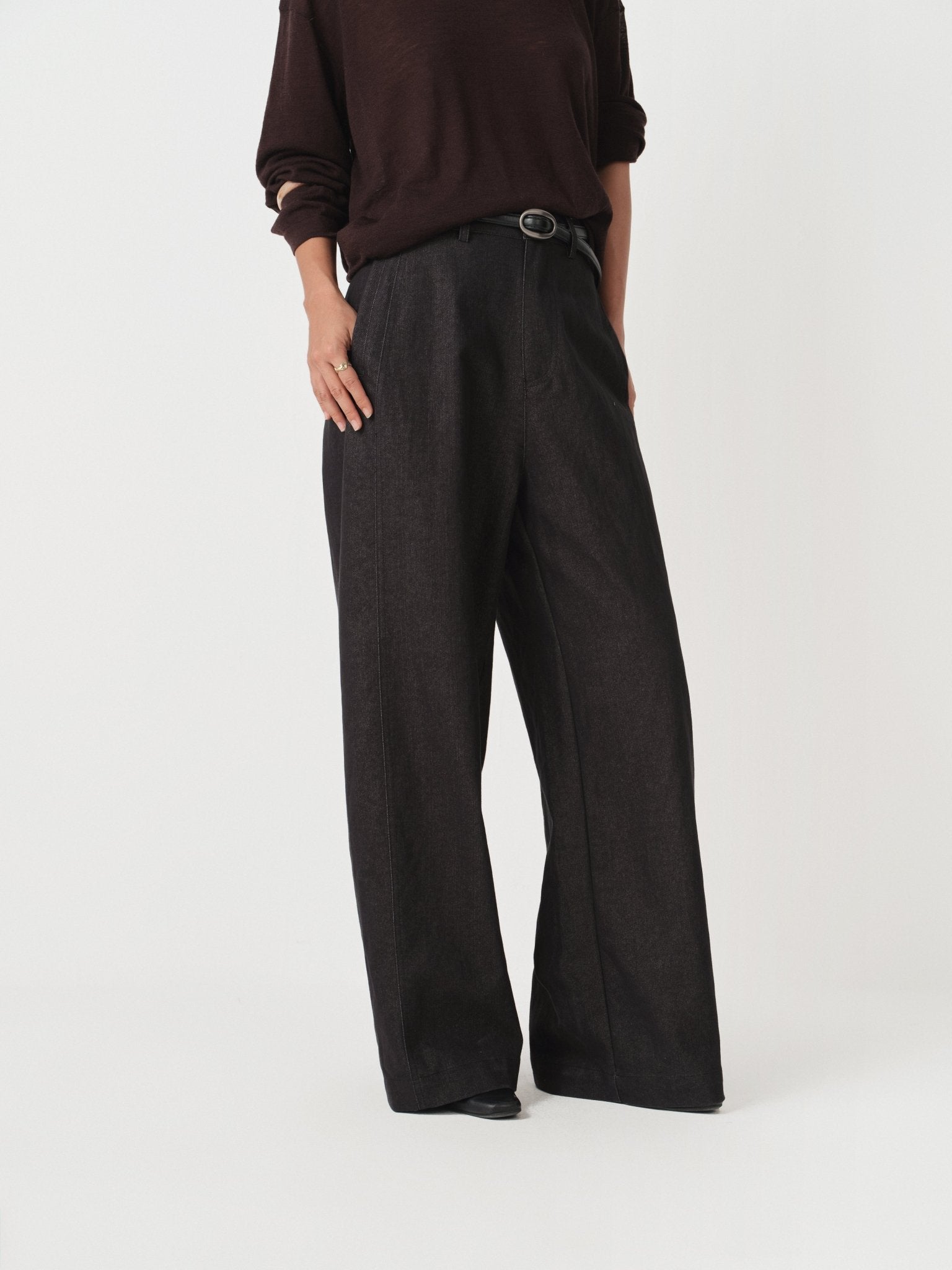 Sleek High - Waist Jeans - Nettarei