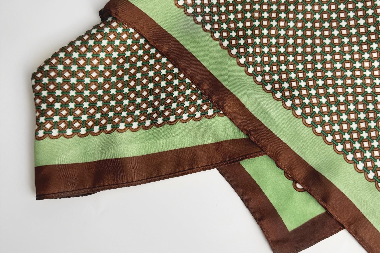 Sleek Minimalist Square Scarf for Women - Nettarei