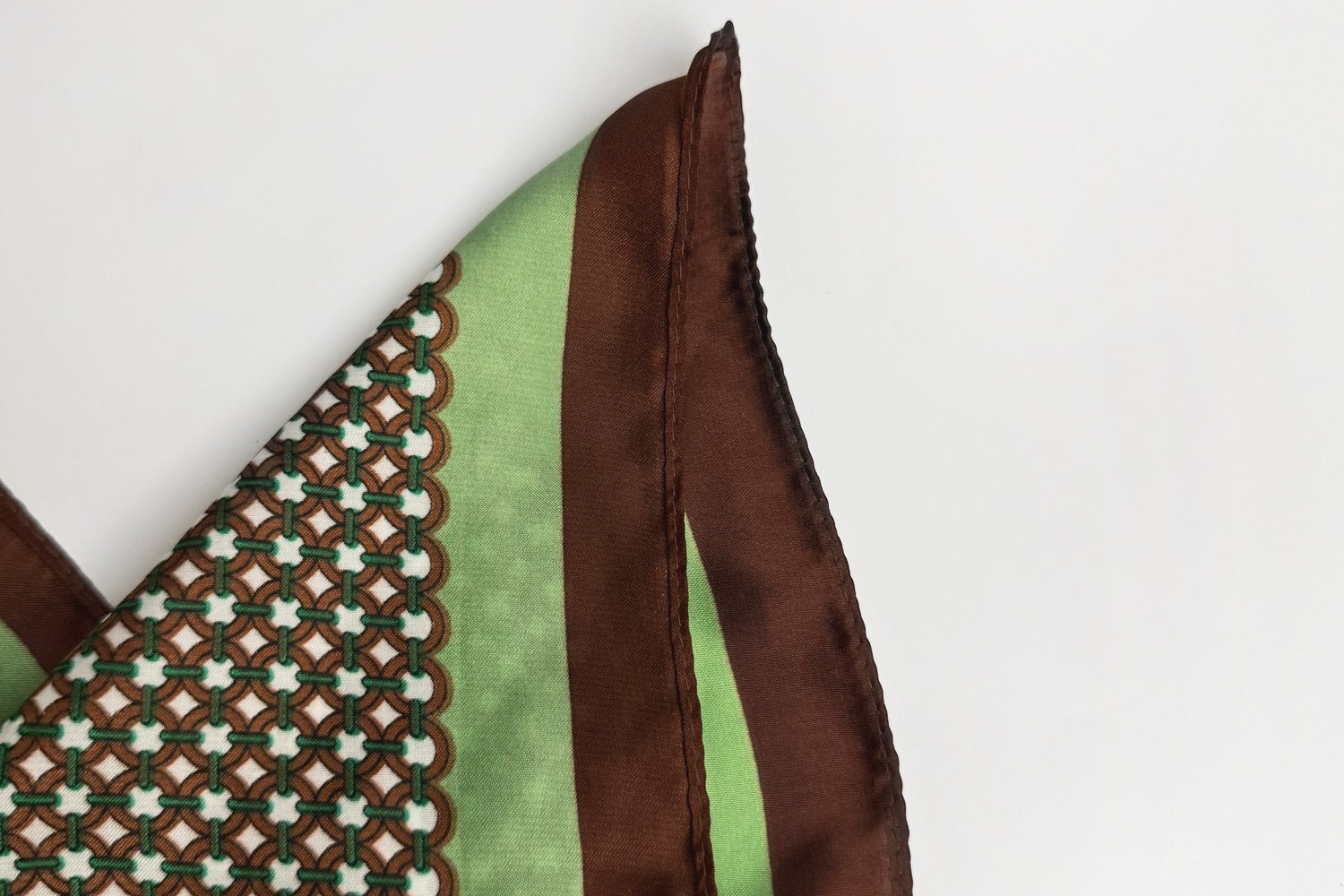 Sleek Minimalist Square Scarf for Women - Nettarei