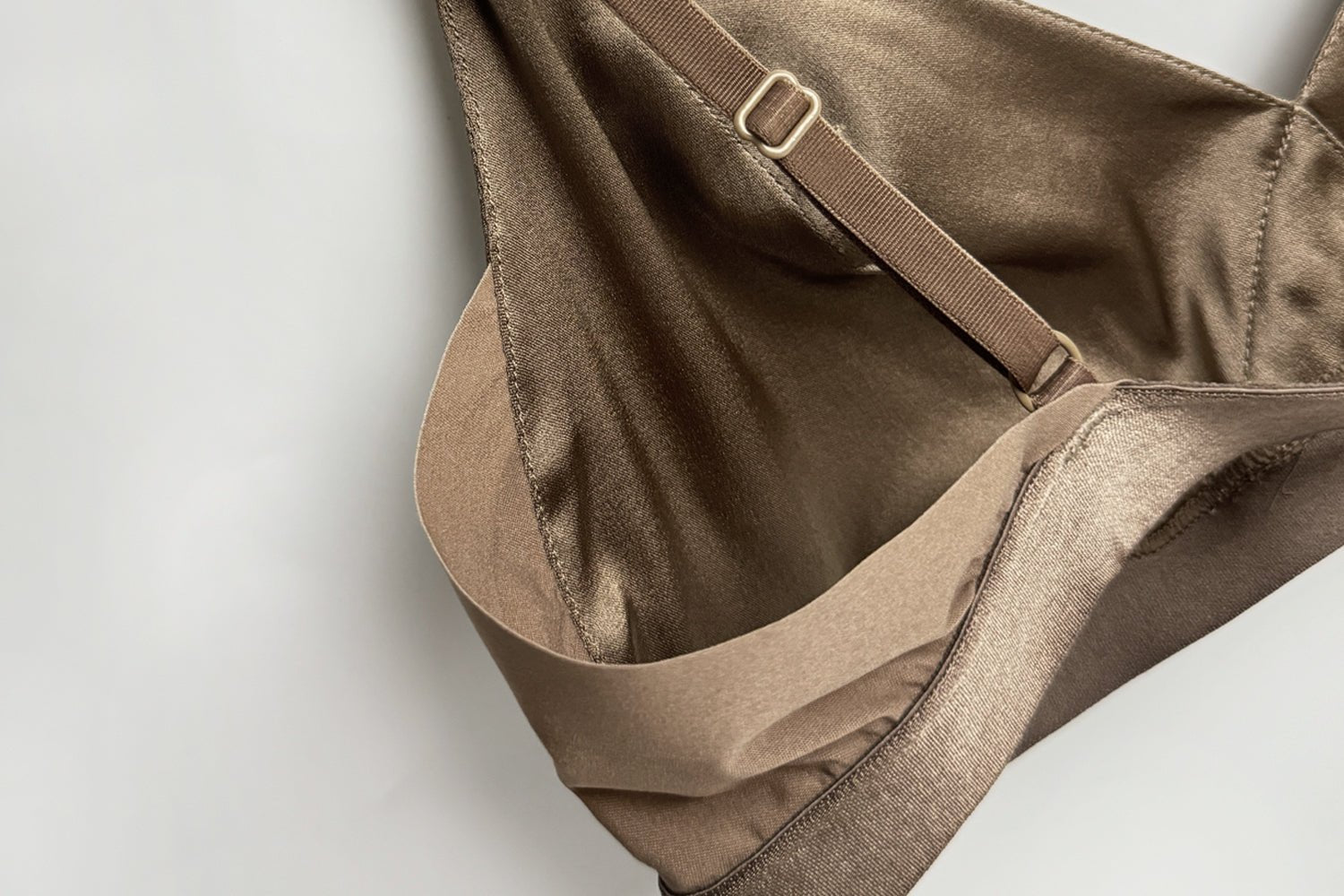 Sleek Minimalist Triangle Bralette - Nettarei