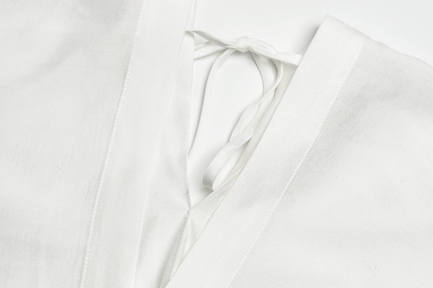 Sleek Minimalist Viscose Blend Poncho Cardigan - Nettarei