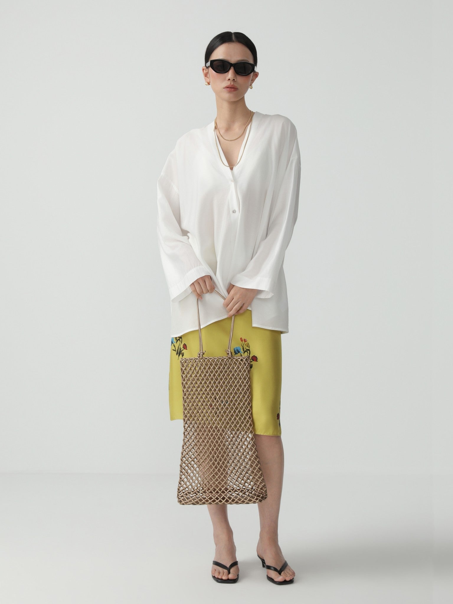 Sleek Minimalist Viscose Blend Poncho Cardigan - Nettarei
