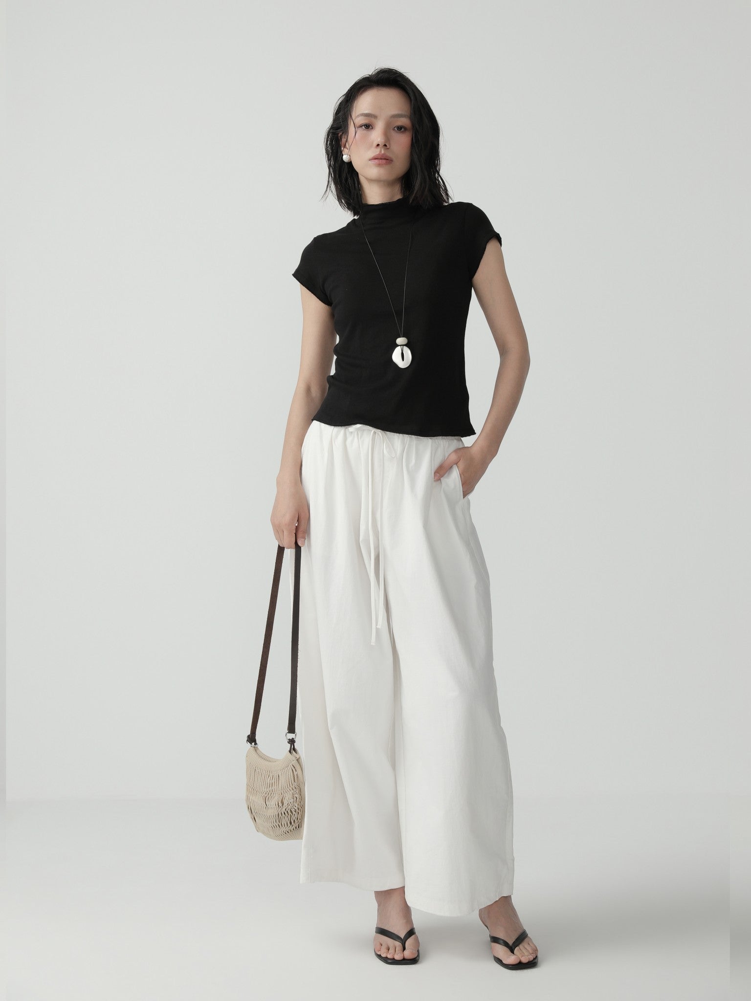 Slim Stretch Turtleneck Tee with Sleek Minimalist Design - Nettarei