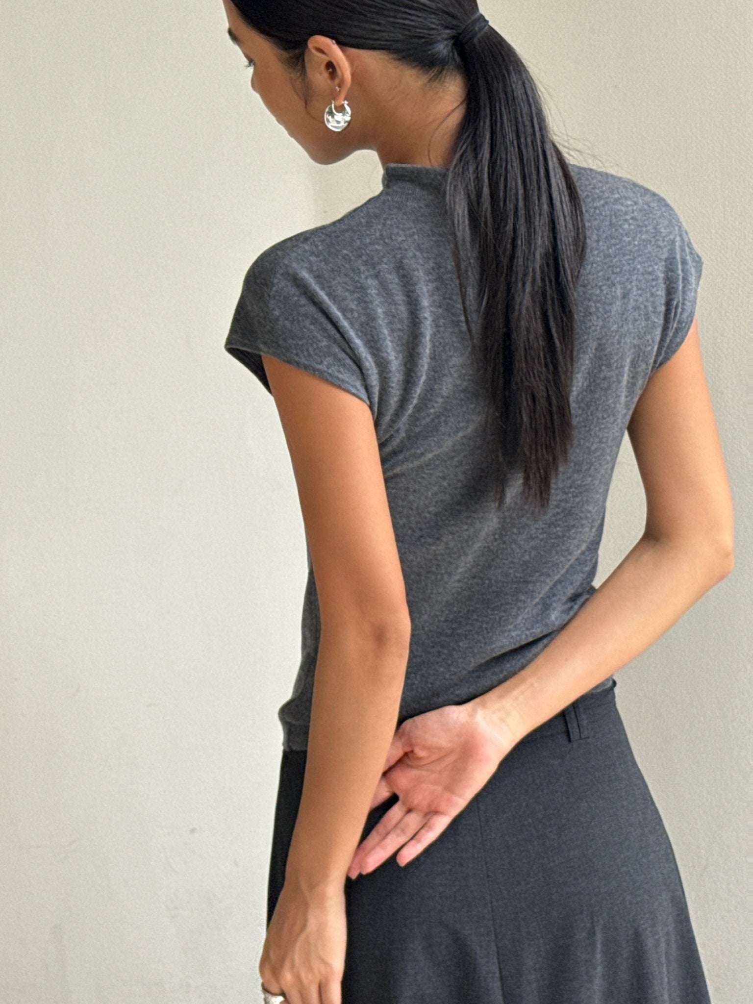 Soft Slim Sweater Tank - Nettarei