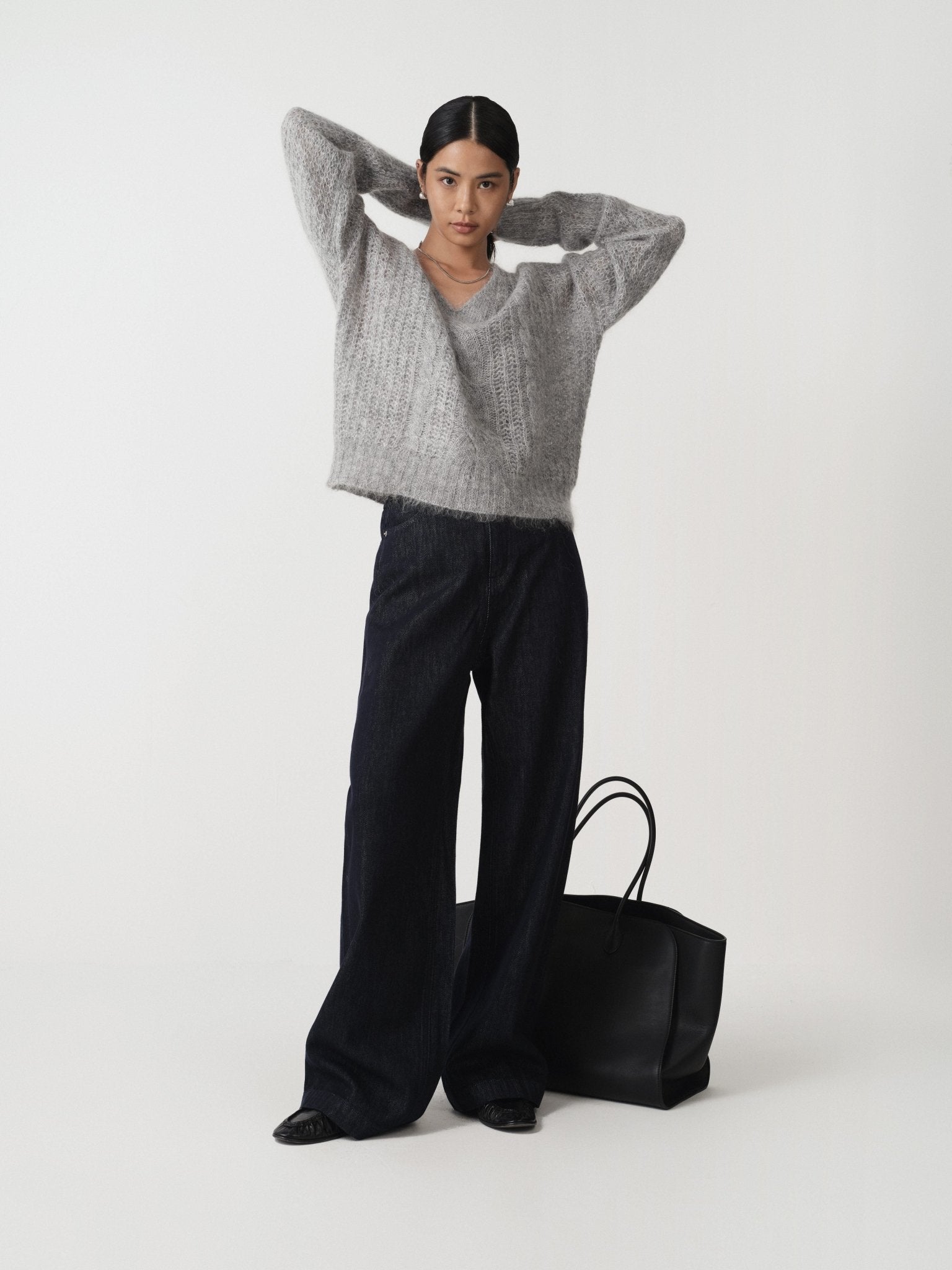 Soft V - Neck Mohair Sweater - Nettarei