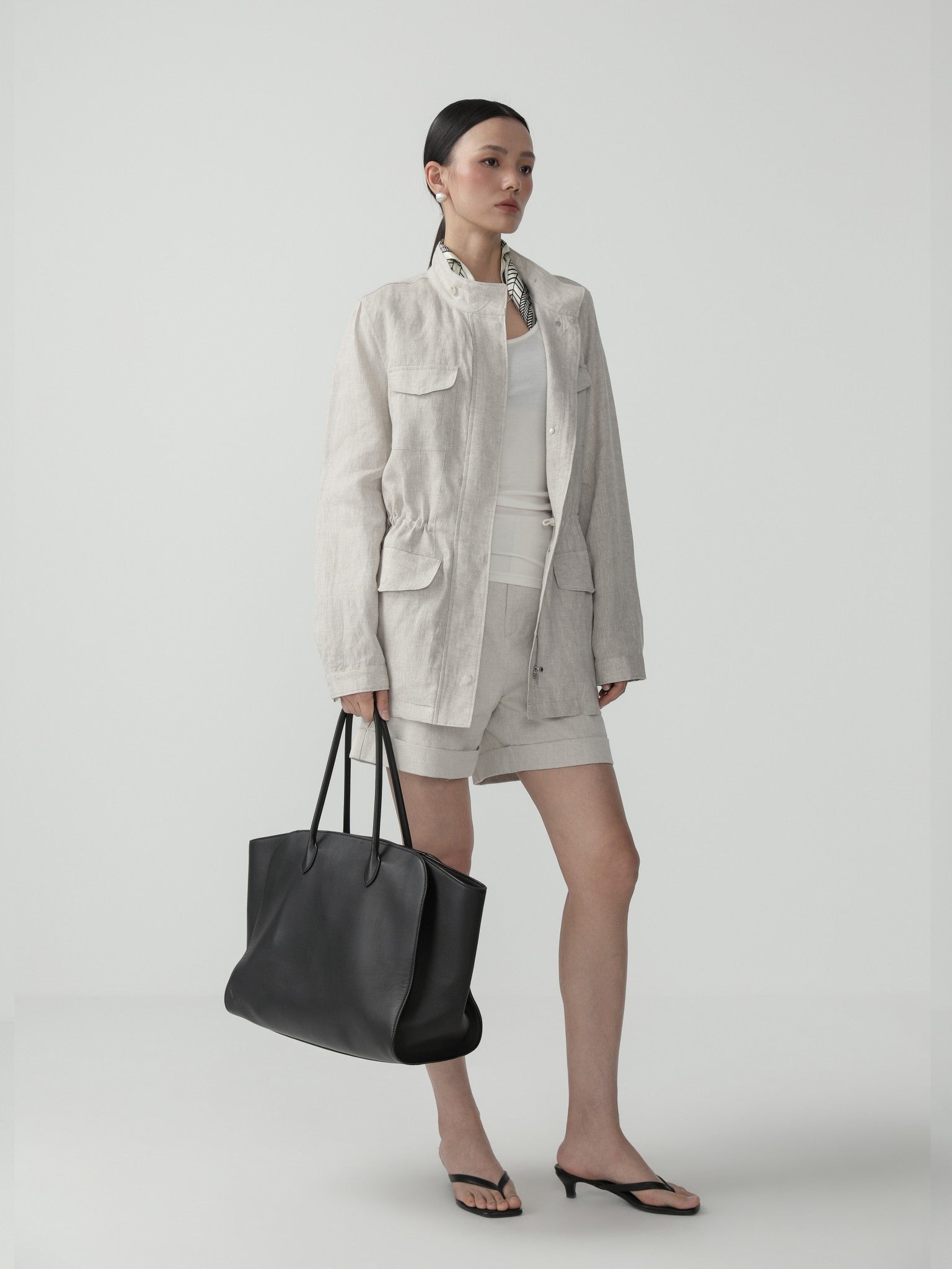 Stylish Minimal Cargo Jacket for Women - Nettarei