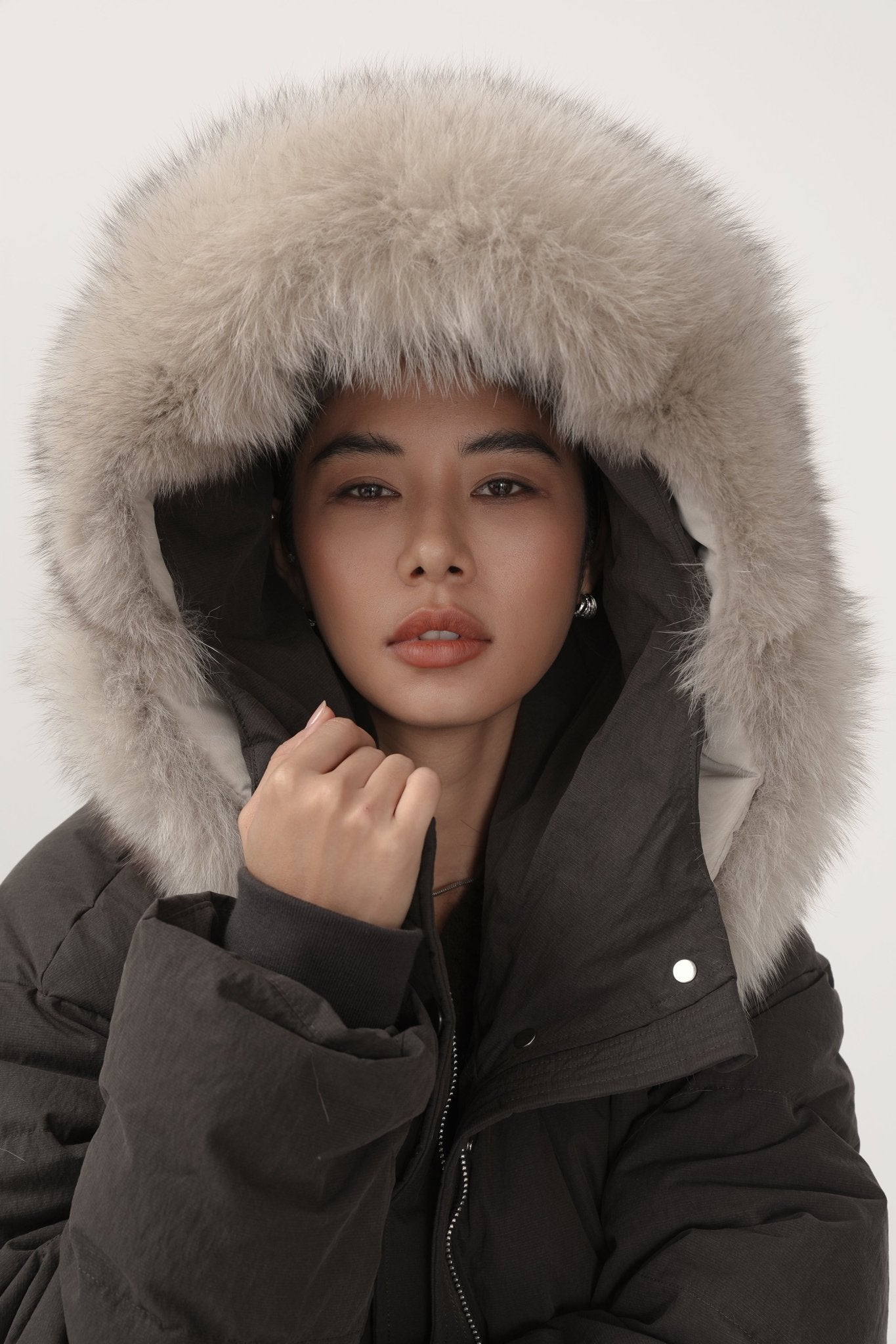 White Minimalist Long Parka - Nettarei