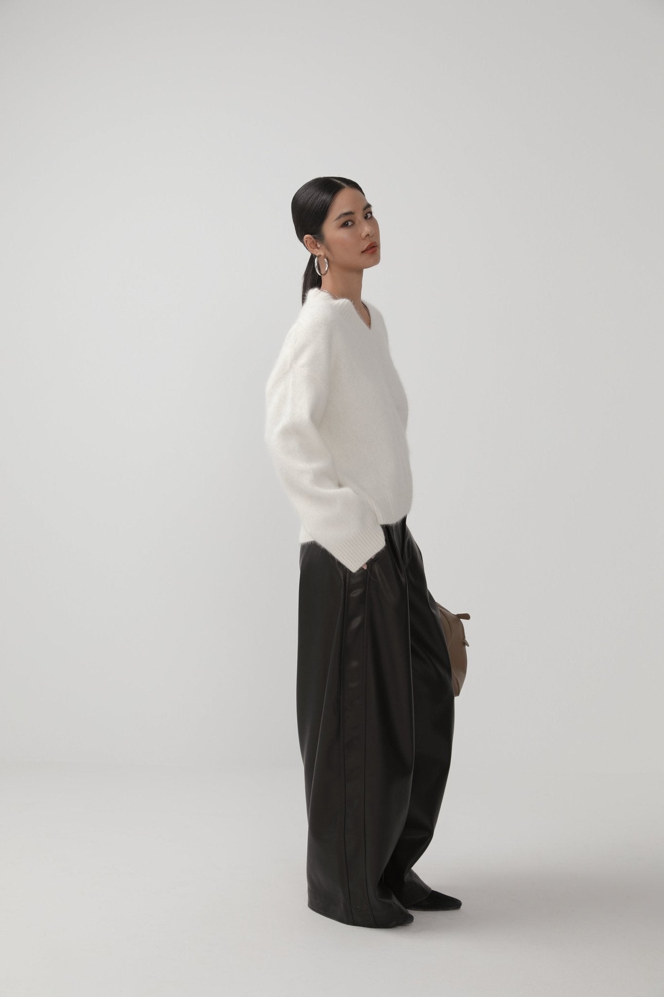 Wide - Leg Minimalist Pants - Nettarei