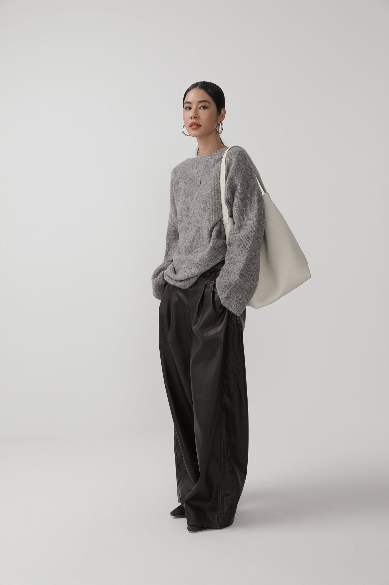 Wide - Leg Minimalist Pants - Nettarei