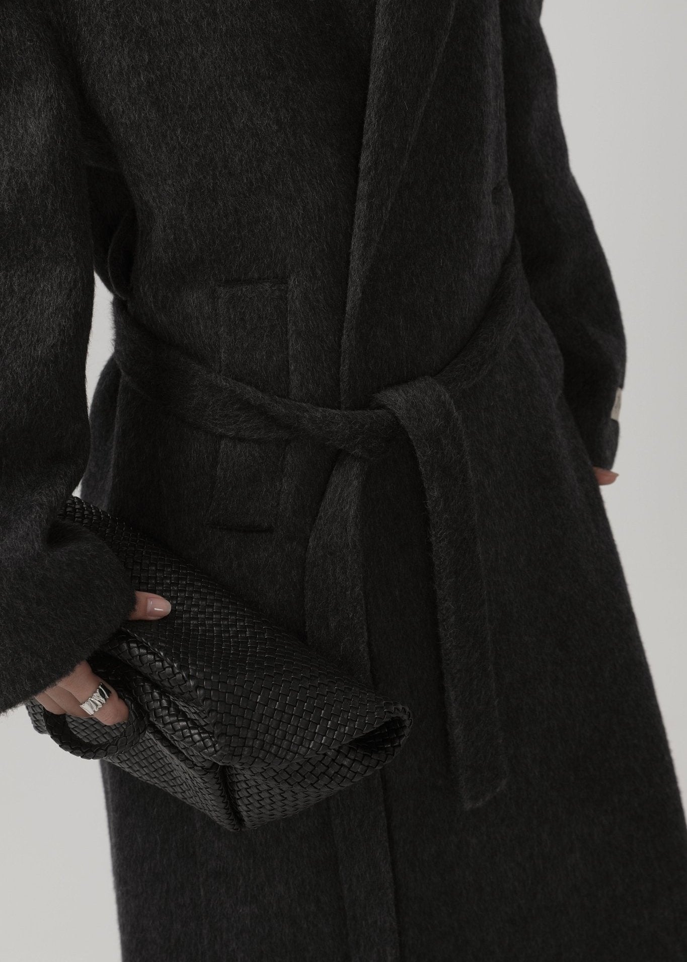 Camel Hair Minimalist Coat - Nettarei