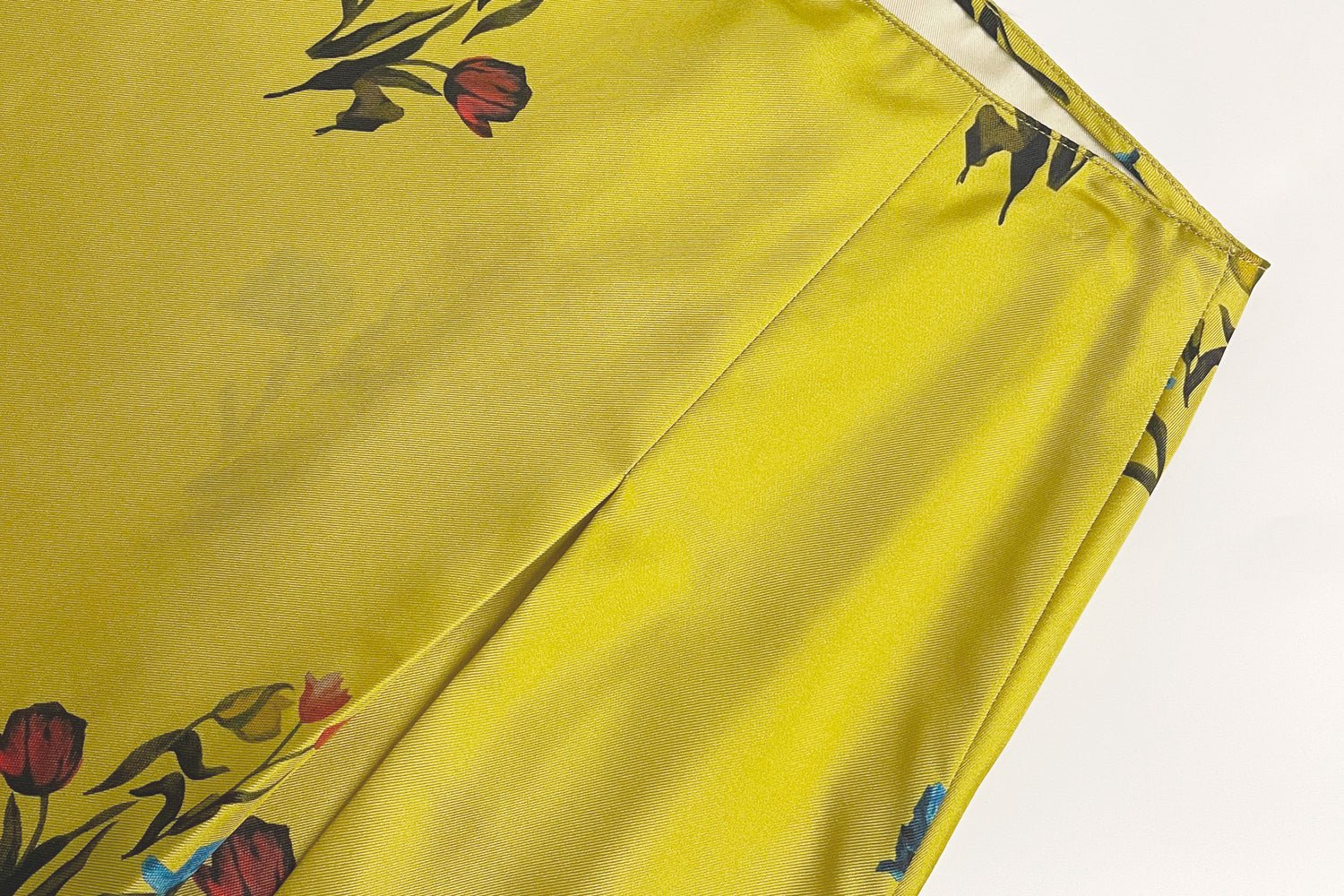 Elegant A-line Midi Skirt with Flowing Silhouette - Nettarei