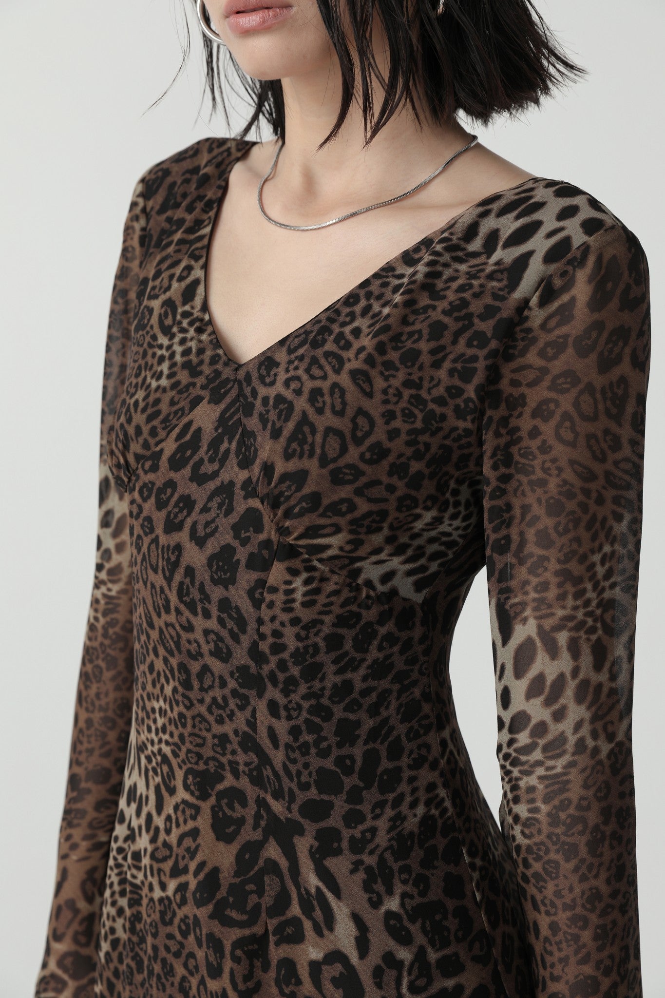 Elegant V - neck Minimalist Dress for Women - Nettarei