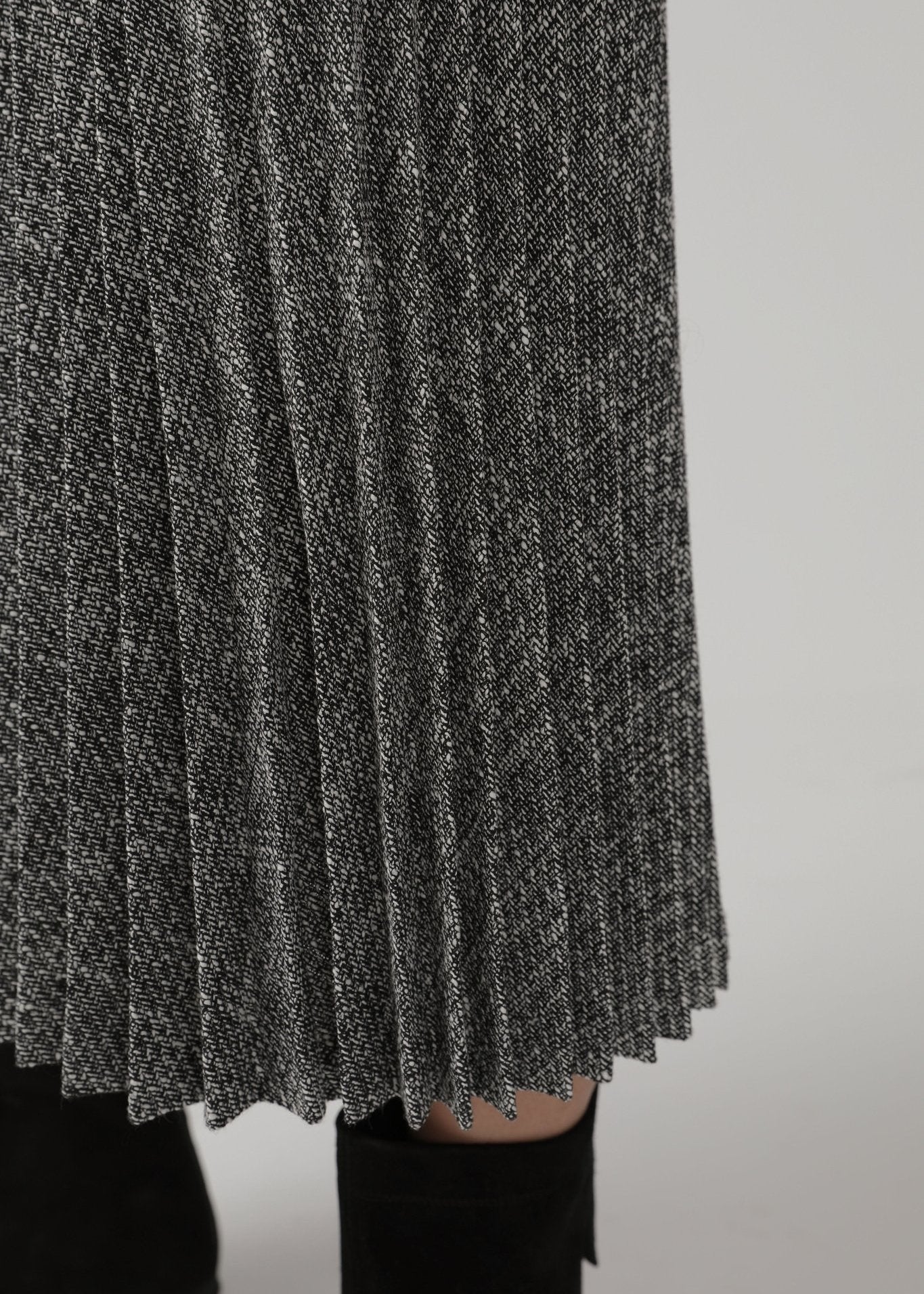 High - Waist A - Line Minimalist Skirt for Fall - Nettarei