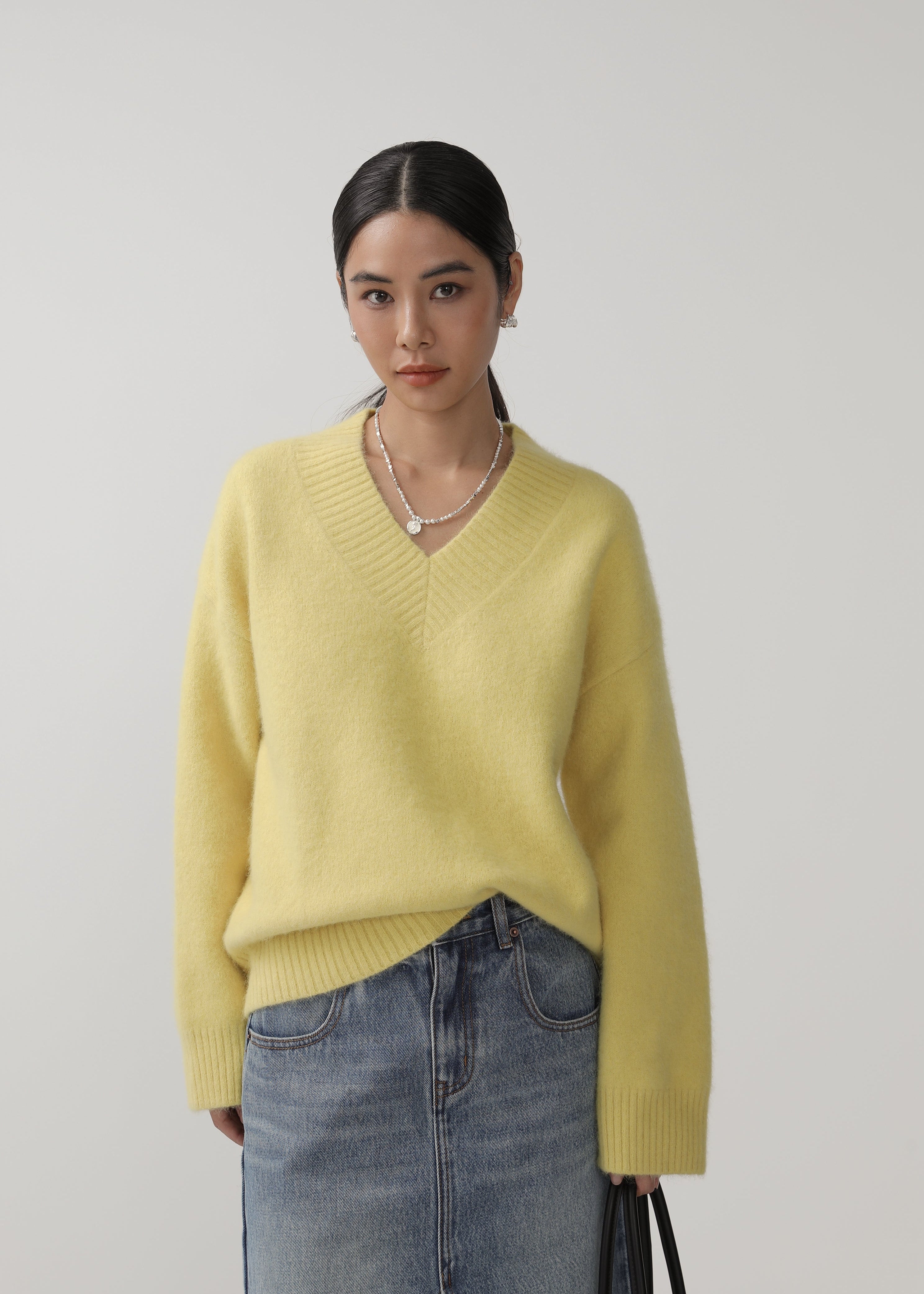 Minimalist Bear Wool Loose V - Neck Sweater for Women - Nettarei