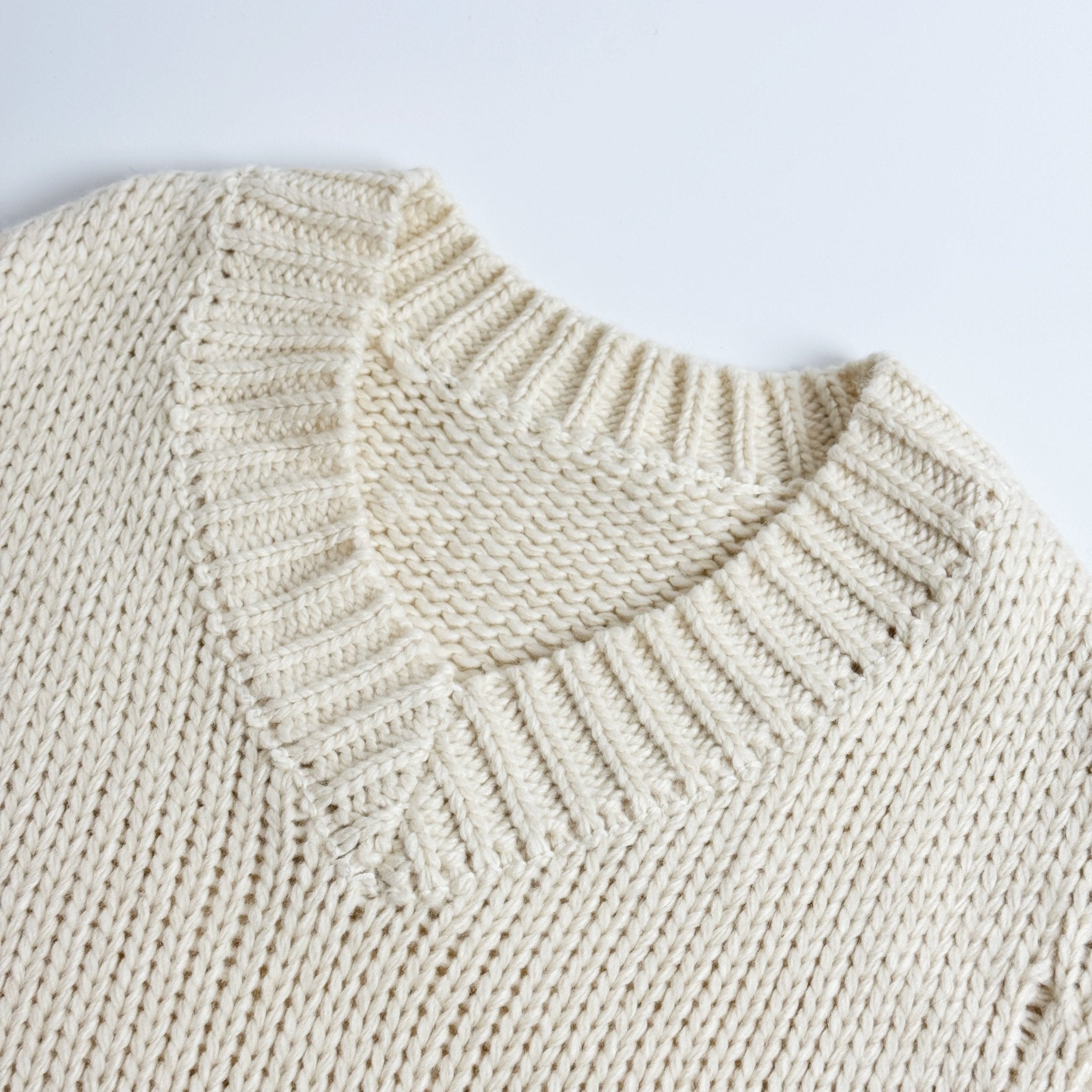 Minimalist Fall Sweater - Nettarei