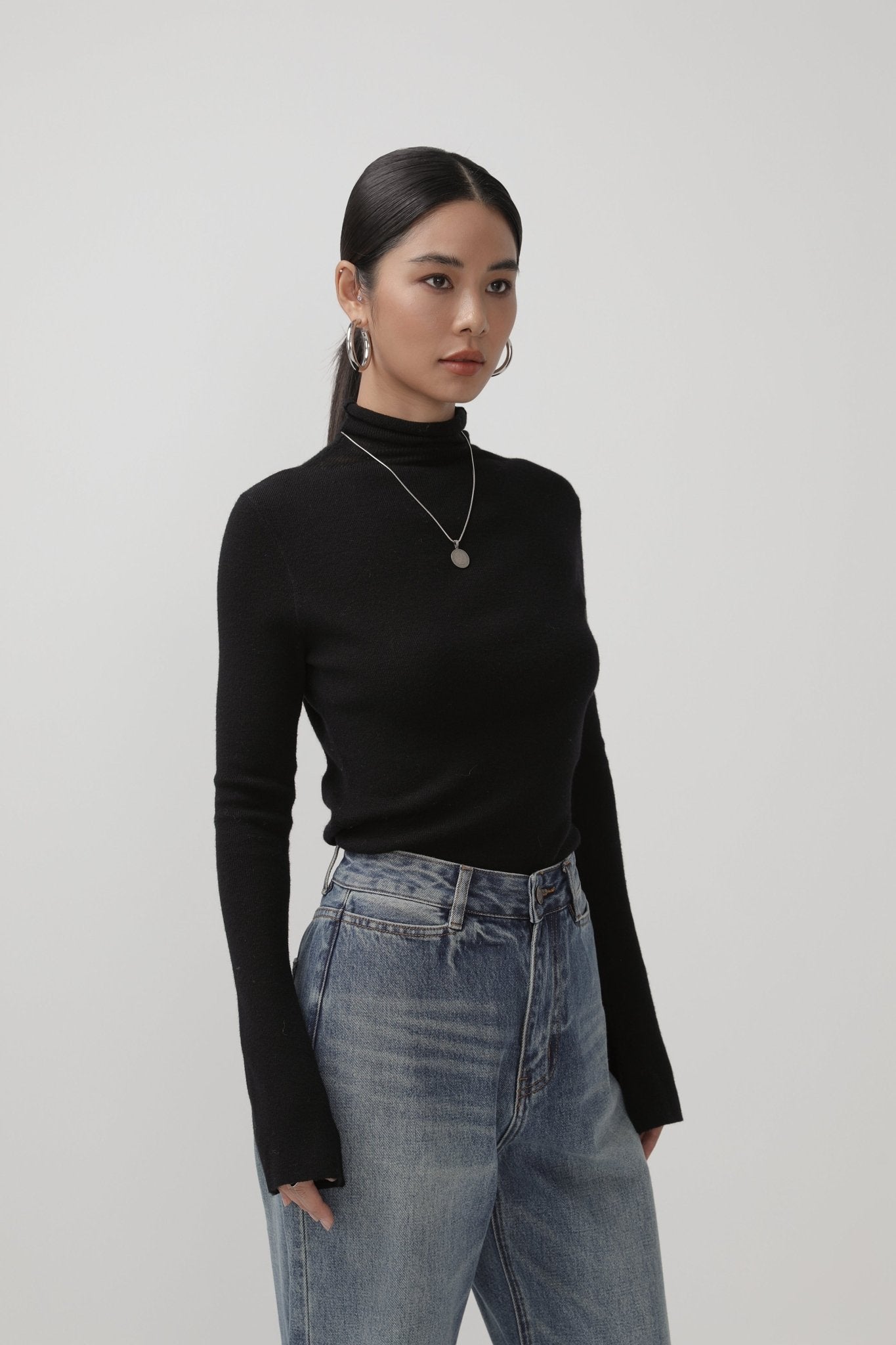 Minimalist Turtleneck Sweater - Nettarei