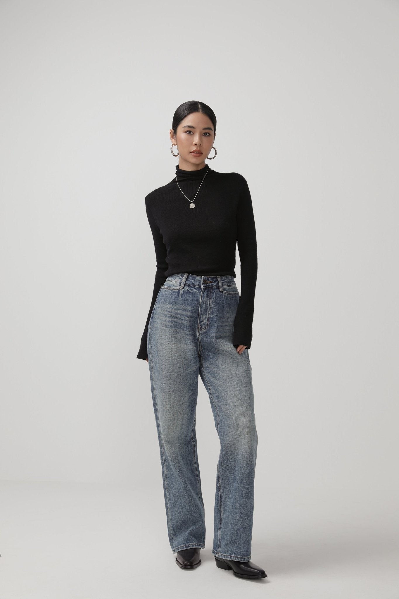 Minimalist Turtleneck Sweater - Nettarei