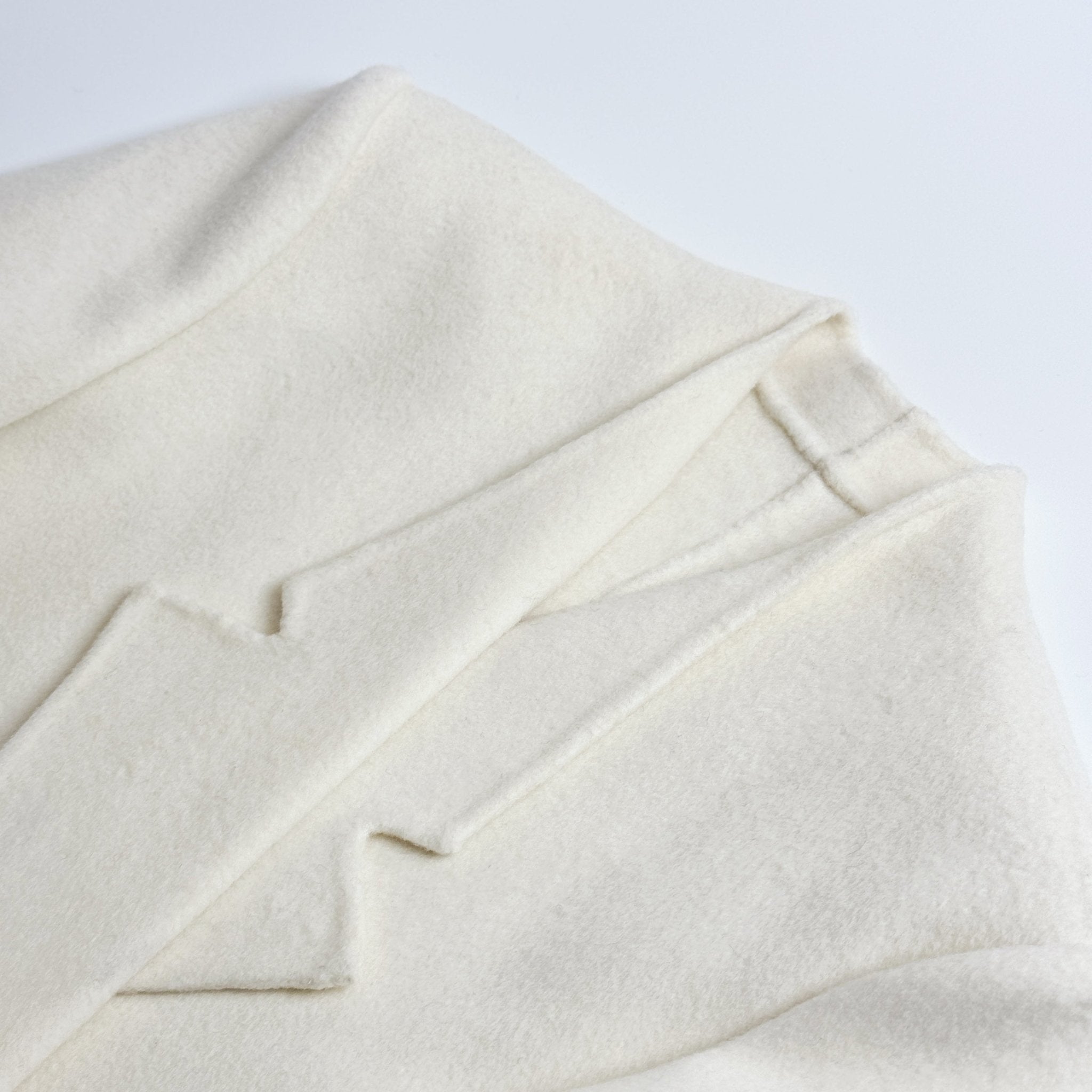 Minimalist Women's Cashmere Coat – Fall - Nettarei