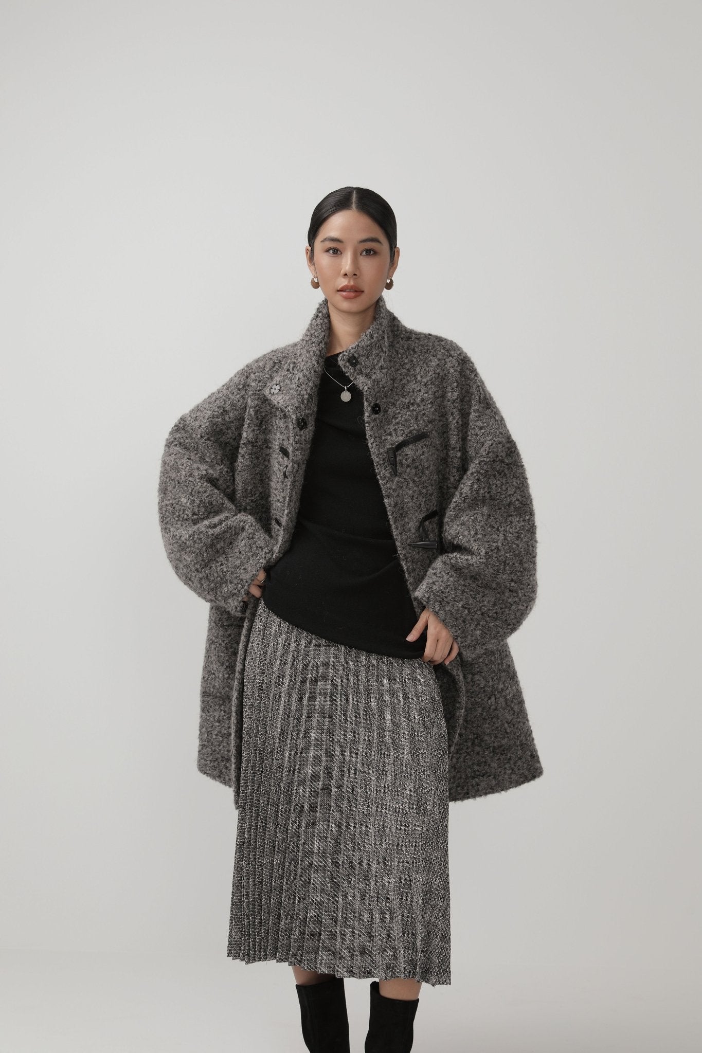 Minimalist Women's Sweater - Nettarei