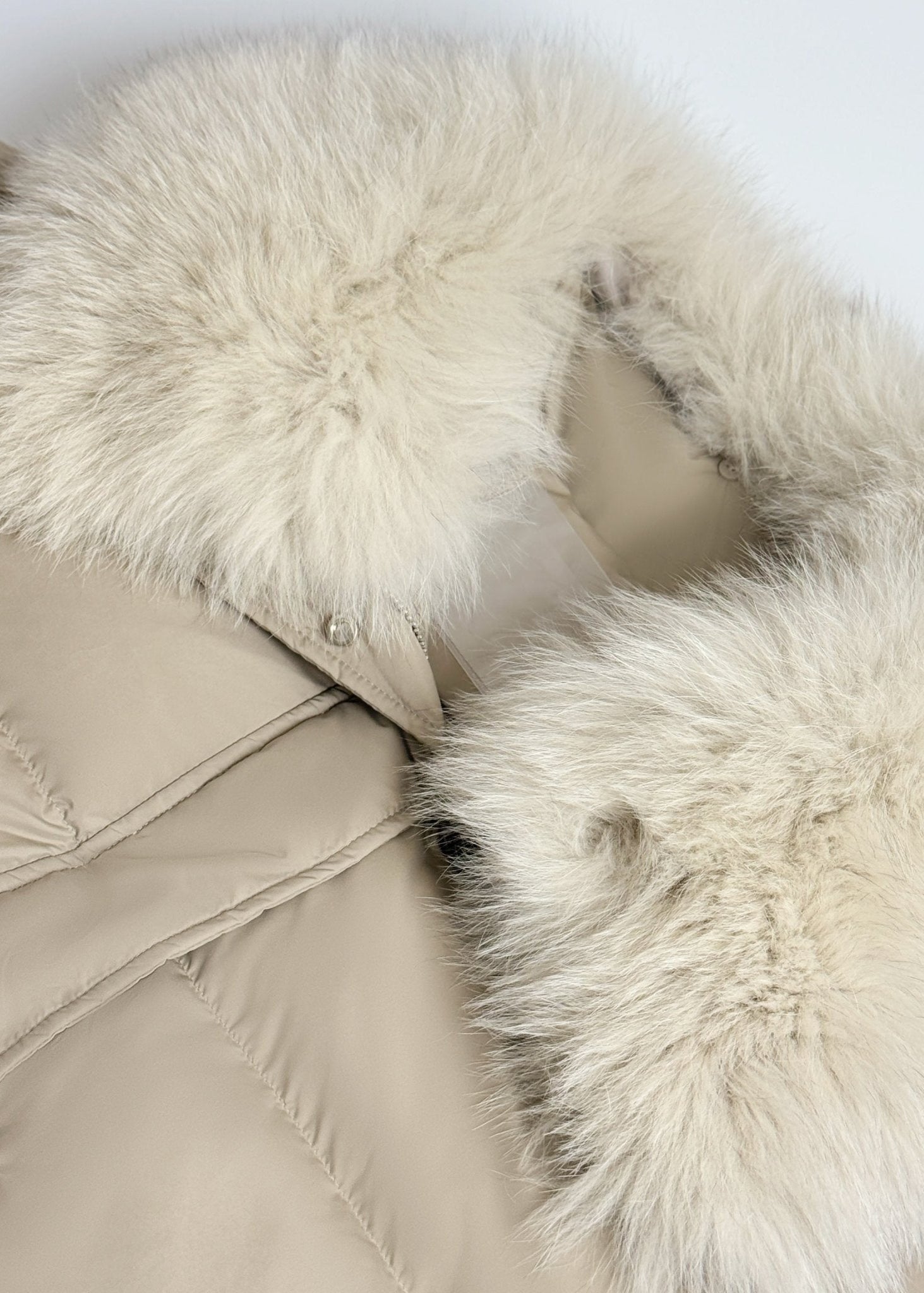 Oversized Minimalist White Duck Down Parka - Nettarei