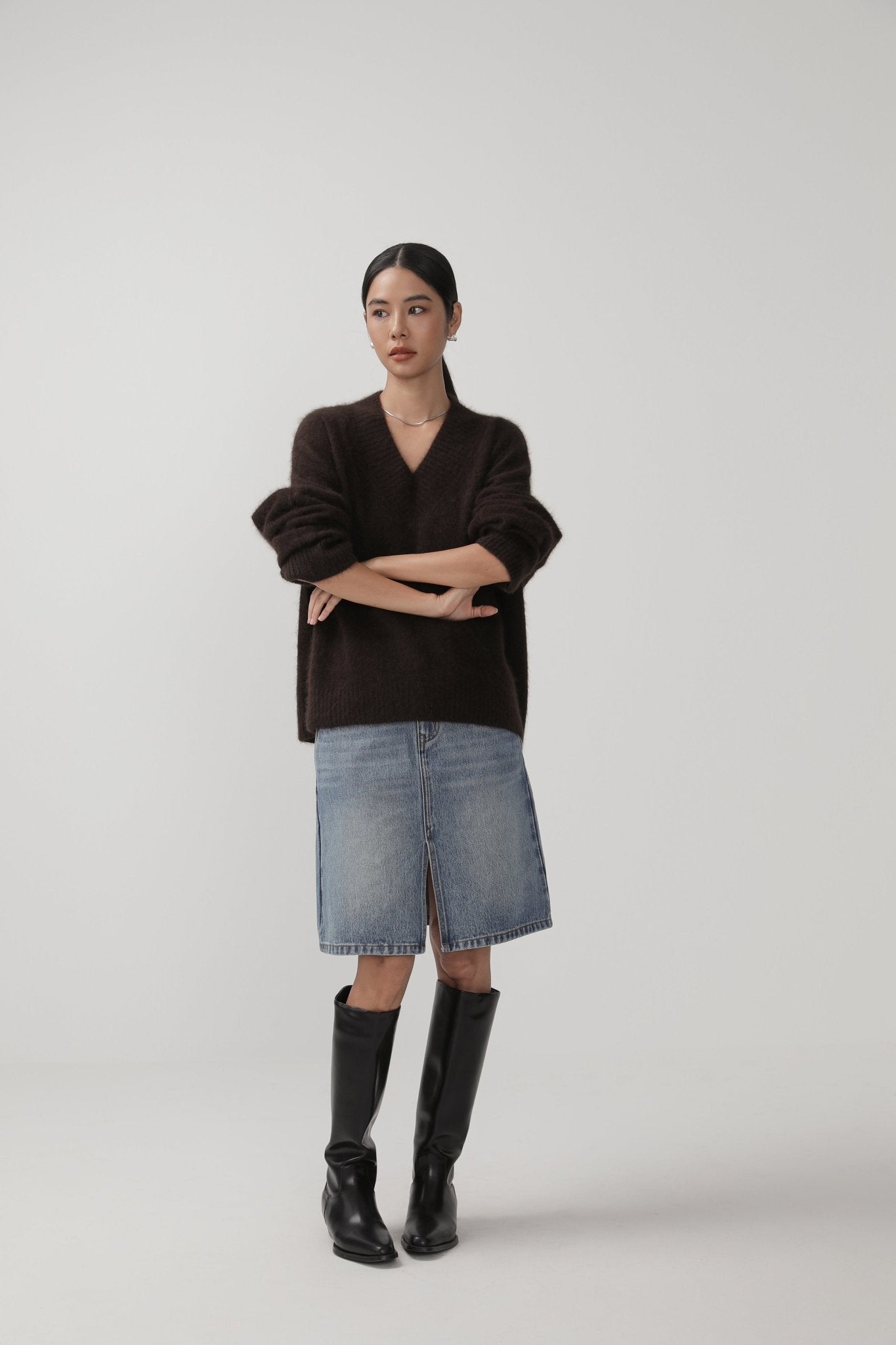 Raccoon Hair Loose V - neck Sweater - Nettarei