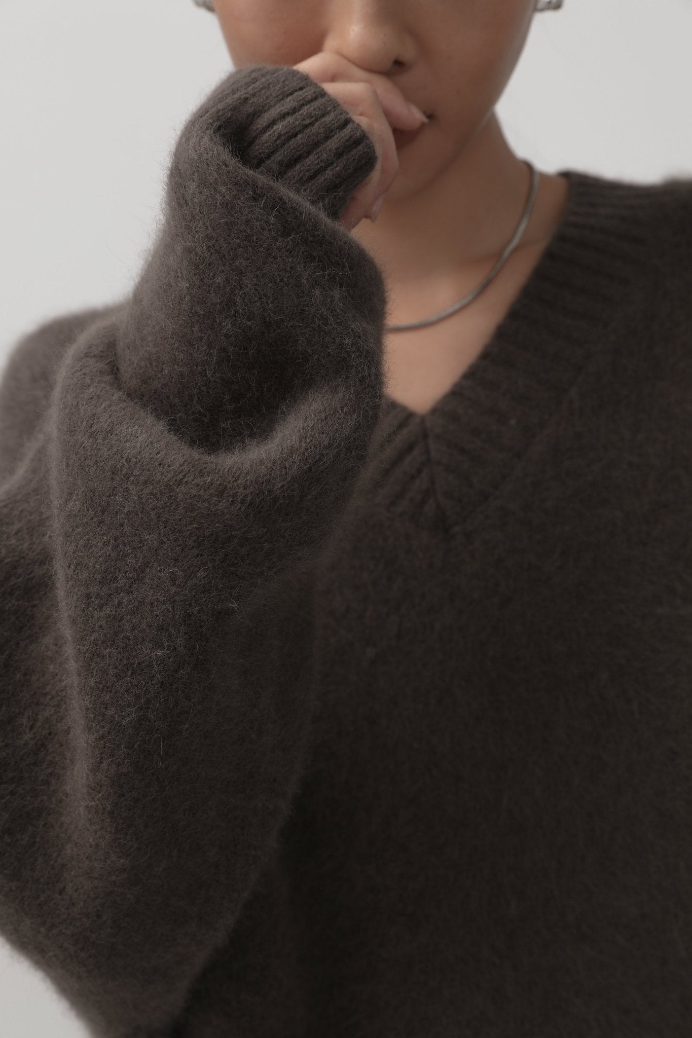 Raccoon Hair Loose V - neck Sweater - Nettarei