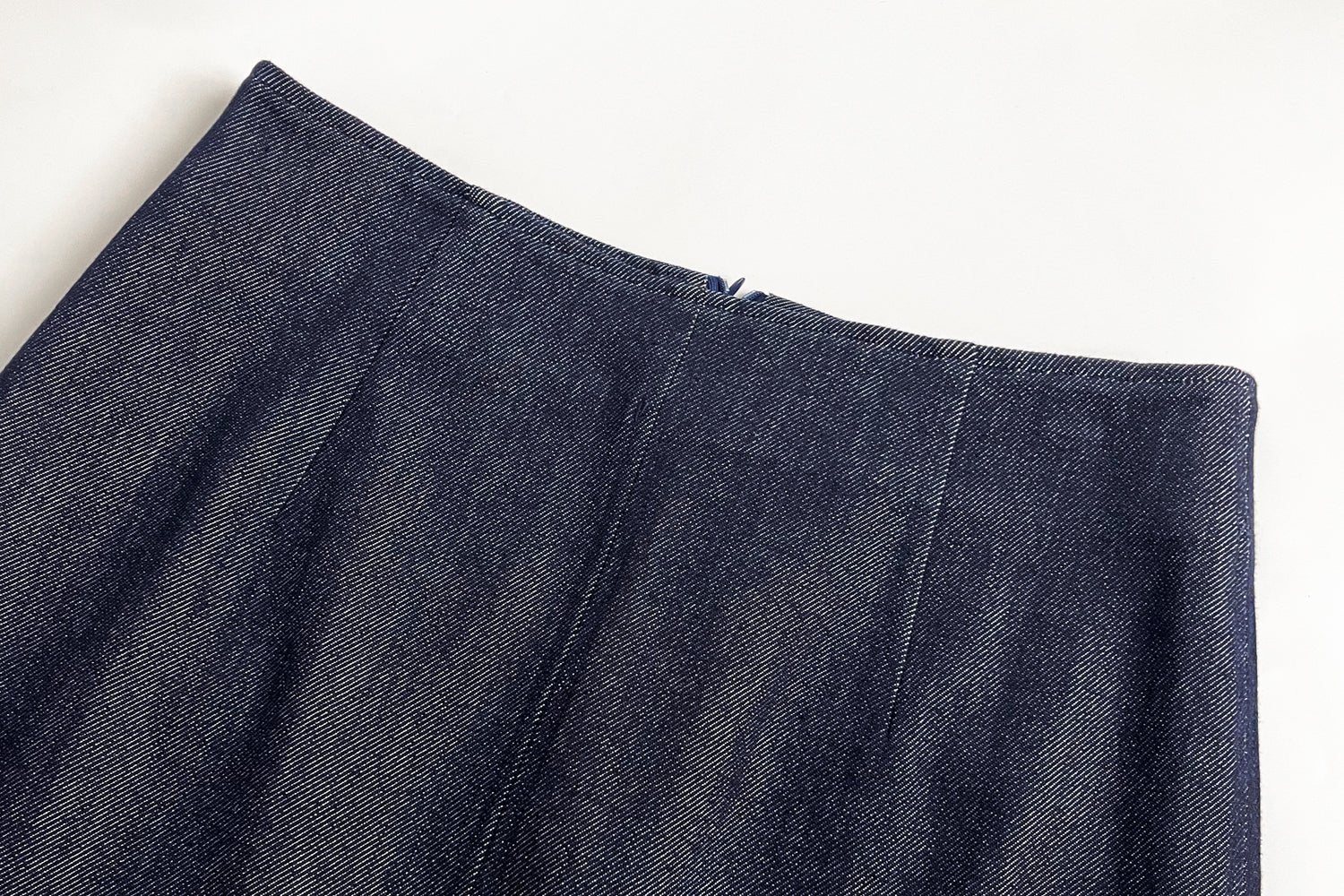 Sleek Denim Pencil Skirt for Women - Nettarei