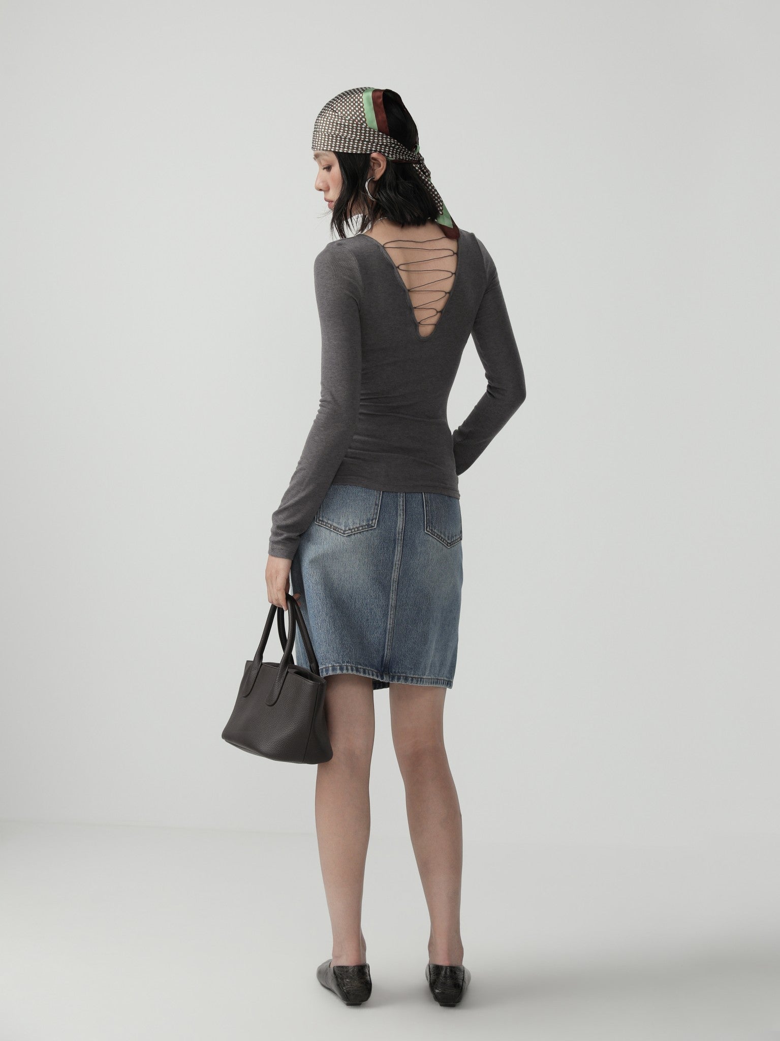 Sleek Fitted Batwing Top with Minimalist Charm - Nettarei