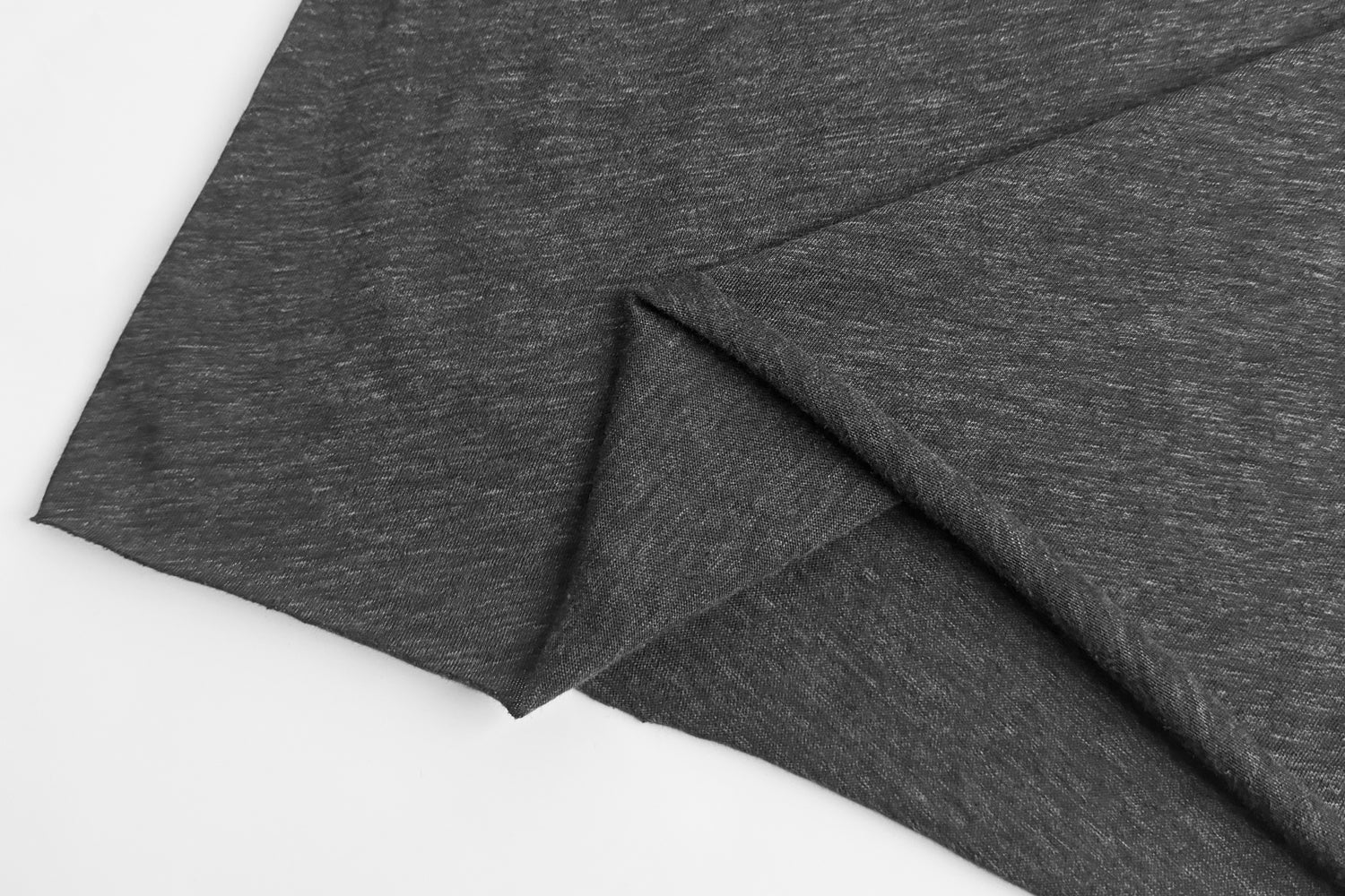 Sleek Fitted Tank Top with Minimalist Charm - Nettarei