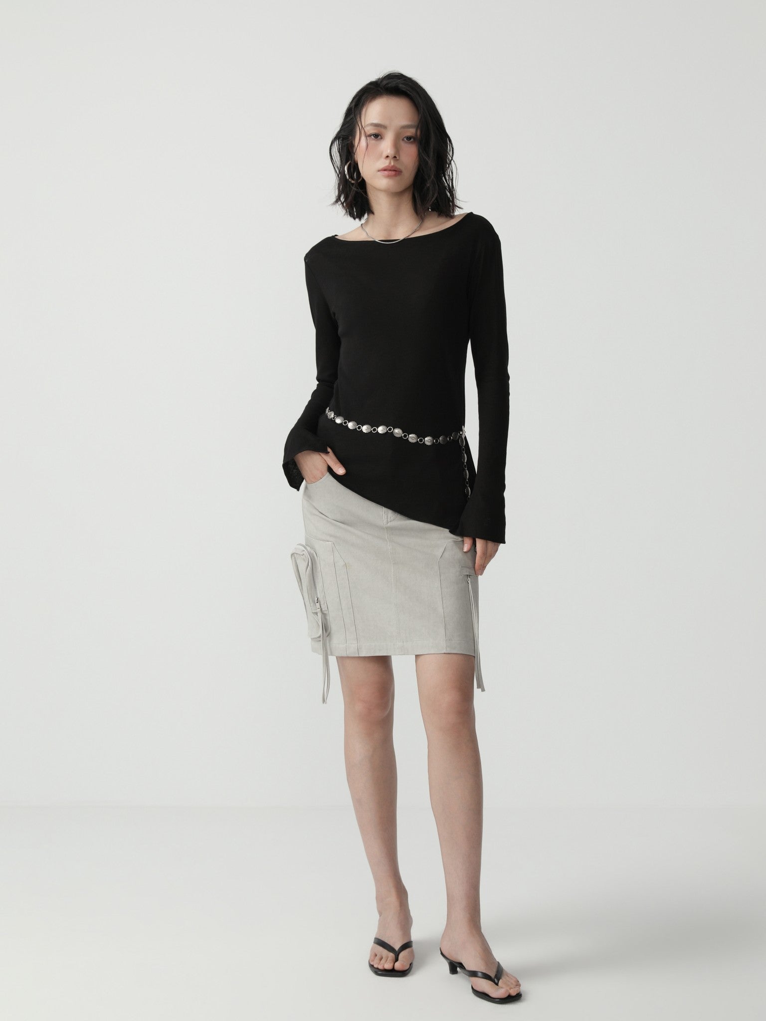 Sleek Fitted Tank Top with Minimalist Design - Nettarei