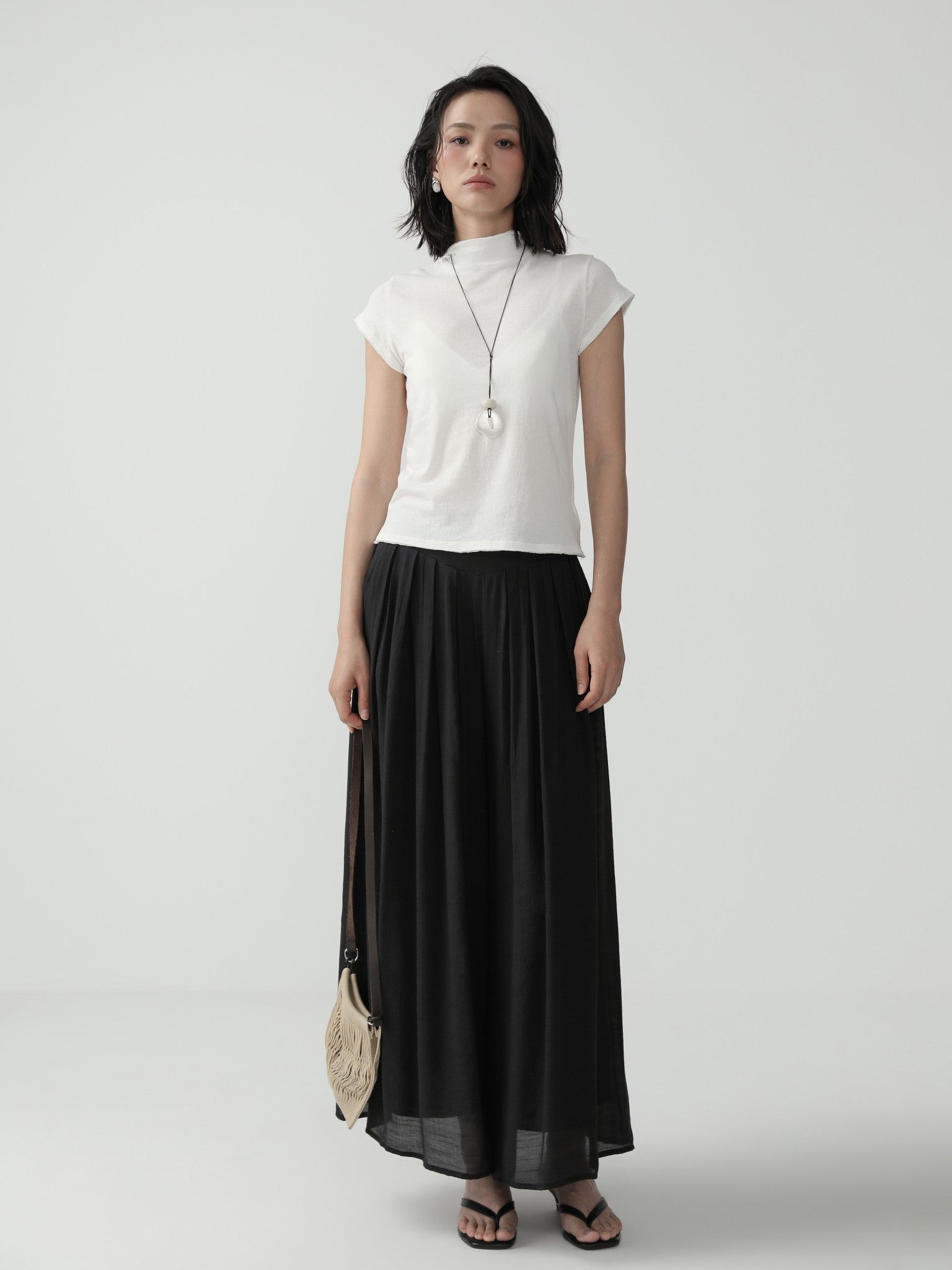 Sleek Minimalist Palazzo Pants - Nettarei