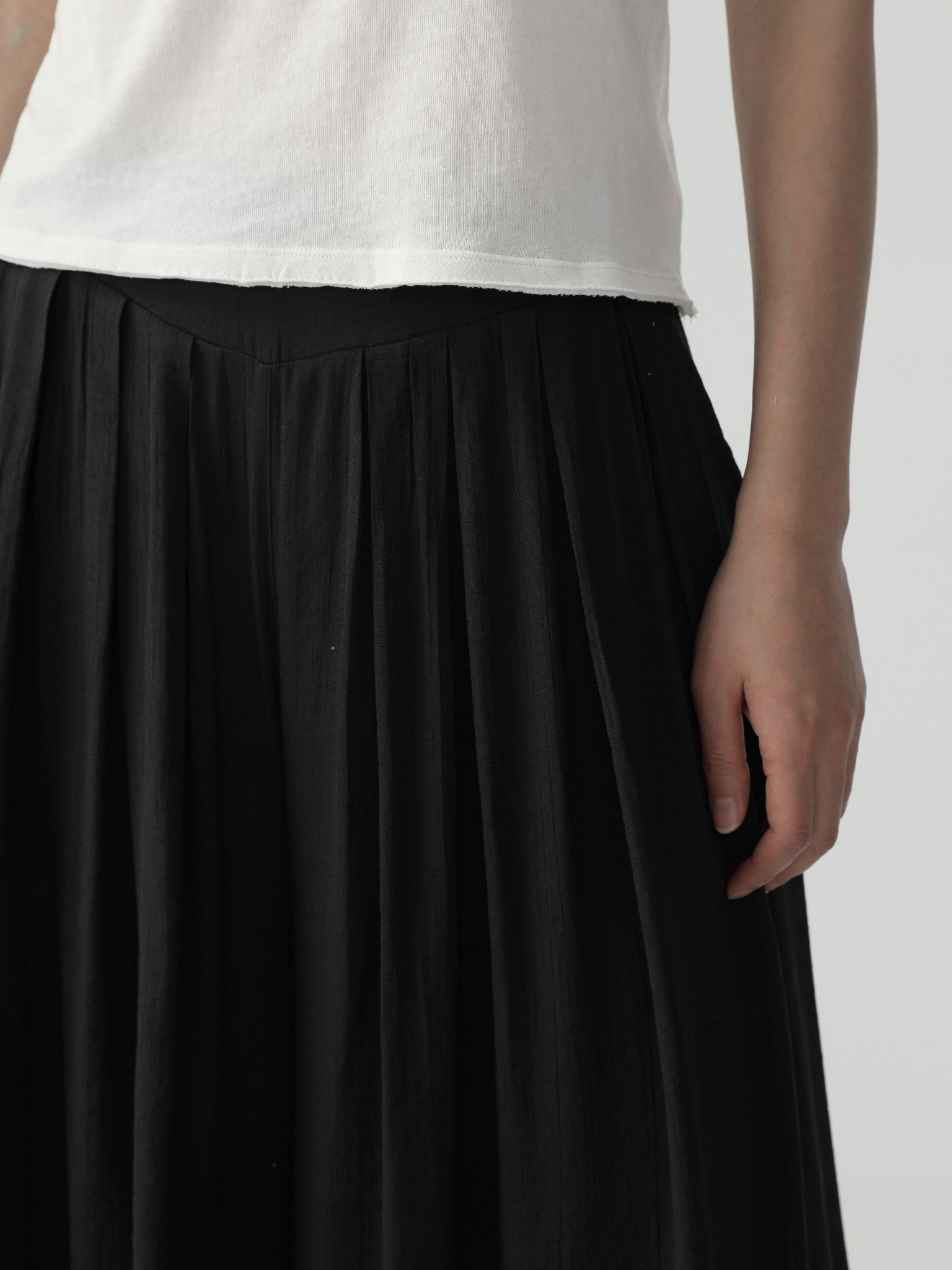 Sleek Minimalist Palazzo Pants - Nettarei